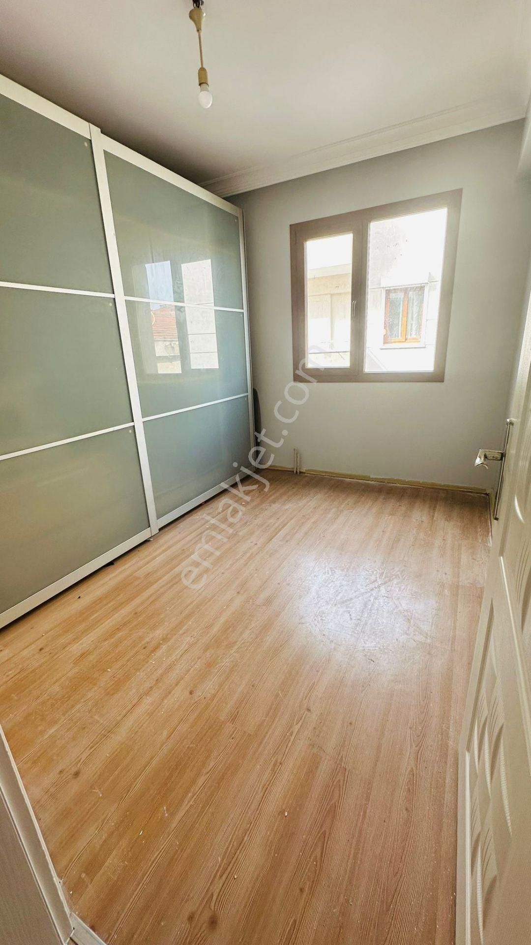 Delta Koleji Yakını 1+1 65 M2 Aydınlık Bakımlı Dekorlu - Görsel 16