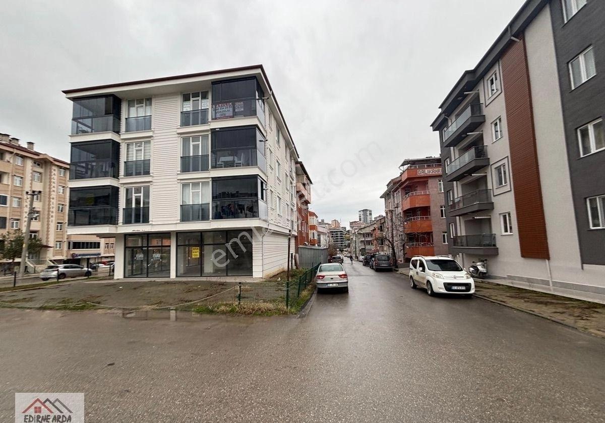 Arda Emlak Ofisin’den Jandarma Mevkiinde Kapalı Balkonlu Eşyalı Yatırımlık Daire