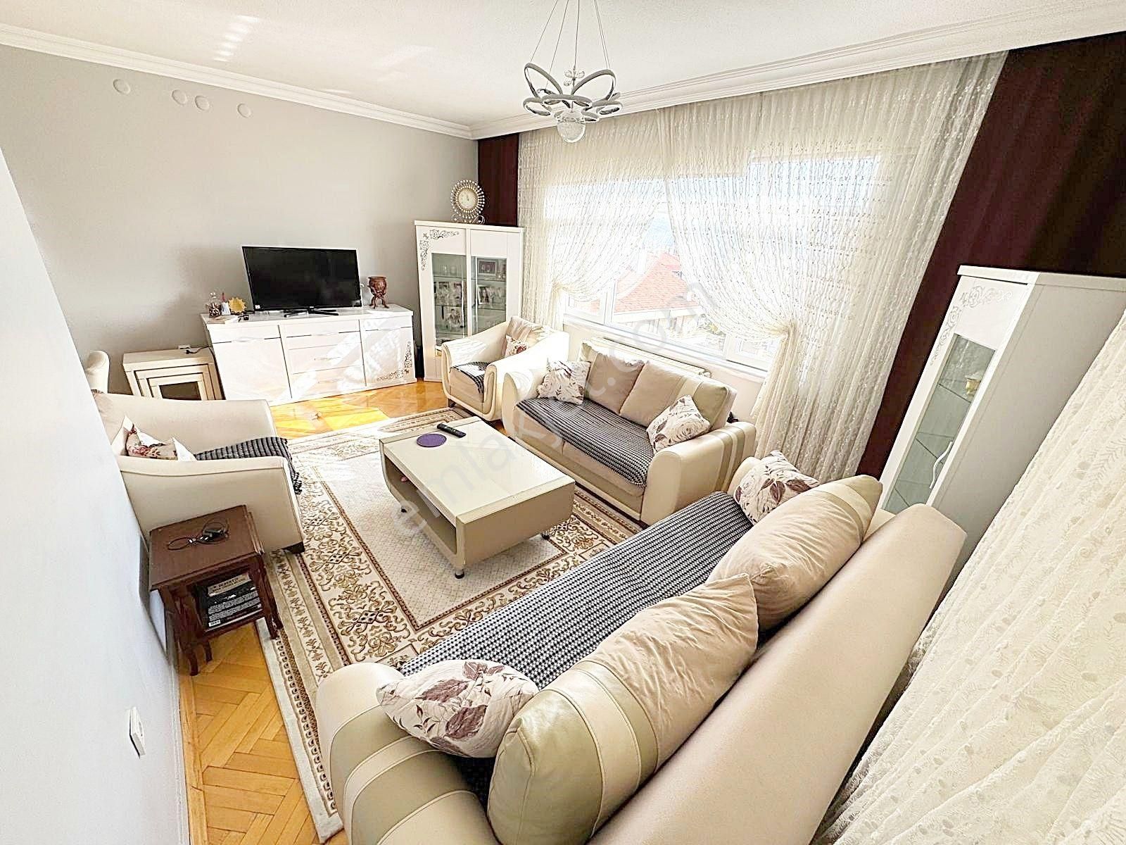 Sanatoryum Cadde Kenarı, Metro Yakını, 3+1 Katta, Güney, Full - Görsel 3