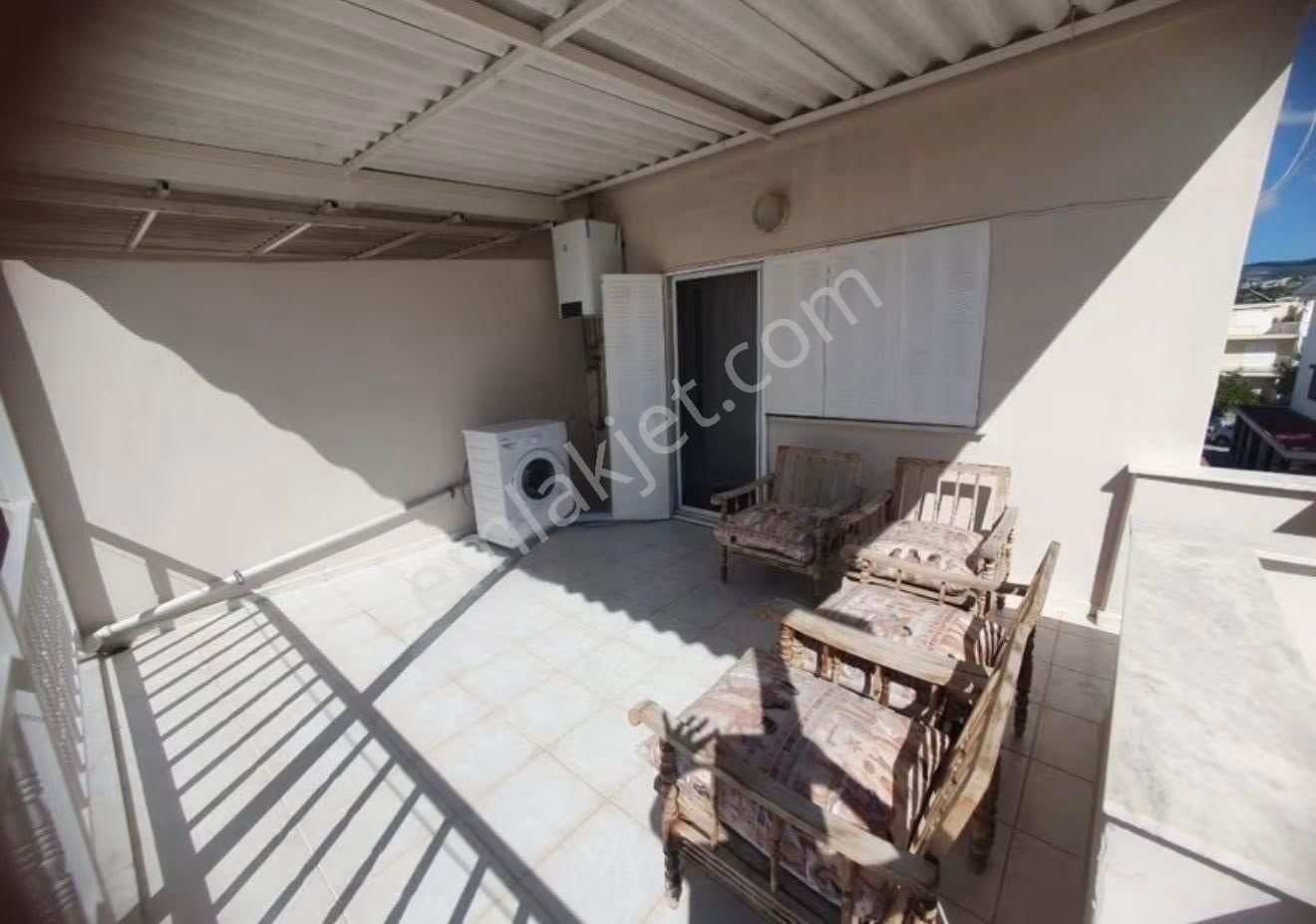 Kuşadası Karaova Mahallesi Denize Sıfır Özel Plajlı Villa - Görsel 15