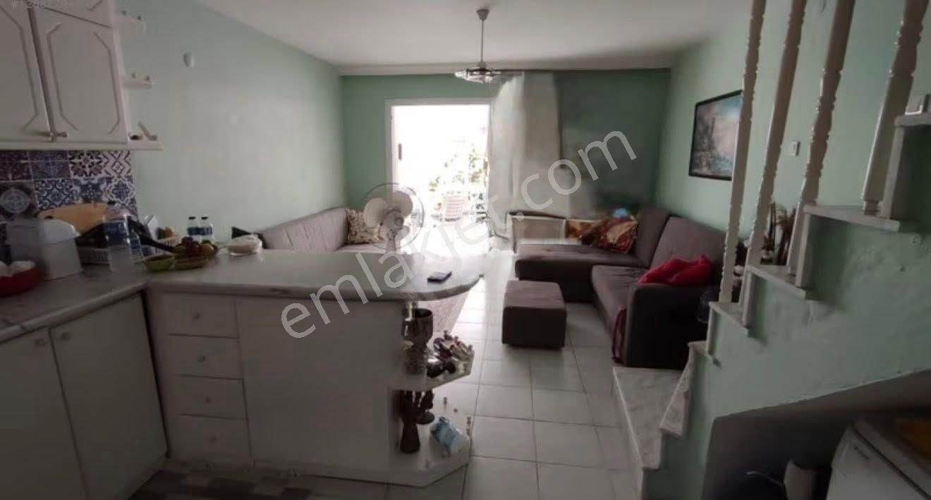 Kuşadası Karaova Mahallesi Denize Sıfır Özel Plajlı Villa - Görsel 10