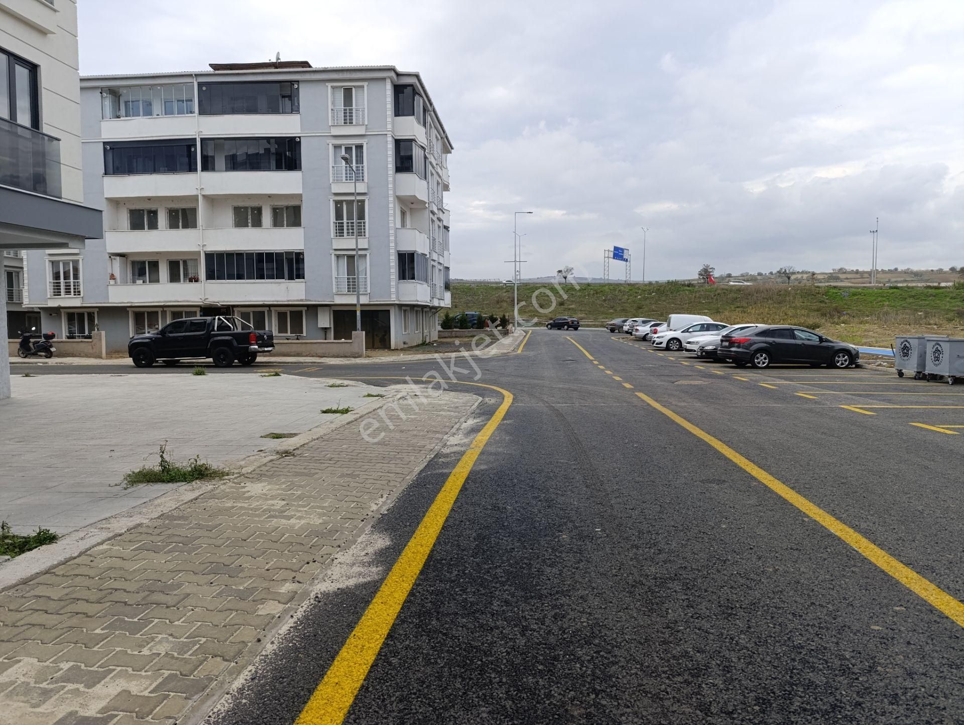 100. Yıl Mahallesi Site İçinde Havuzlu 3+1 Ara Kat Önü Açık Satılık Daire - Görsel 7