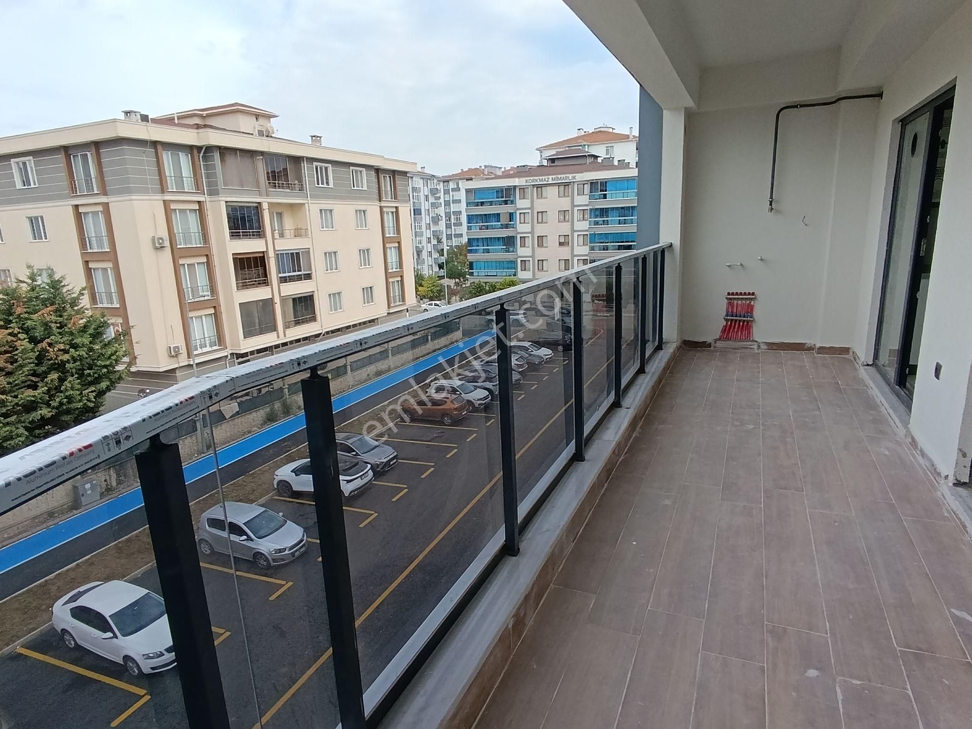 100. Yıl Mahallesi Site İçinde Havuzlu 3+1 Ara Kat Önü Açık Satılık Daire - Görsel 21