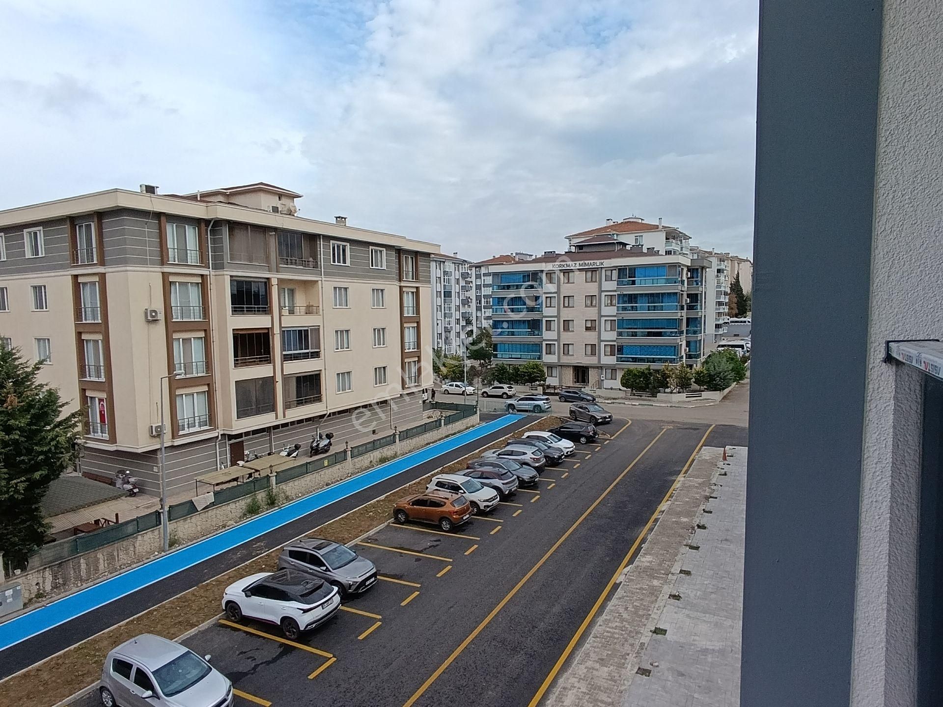 100. Yıl Mahallesi Site İçinde Havuzlu 3+1 Ara Kat Önü Açık Satılık Daire - Görsel 15