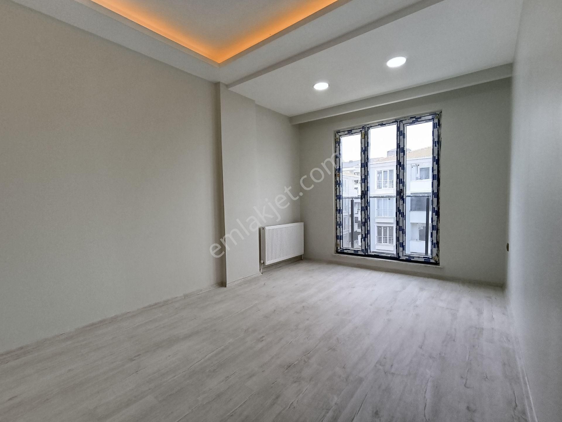 100. Yıl Mahallesi Site İçinde Havuzlu 3+1 Ara Kat Önü Açık Satılık Daire - Görsel 12