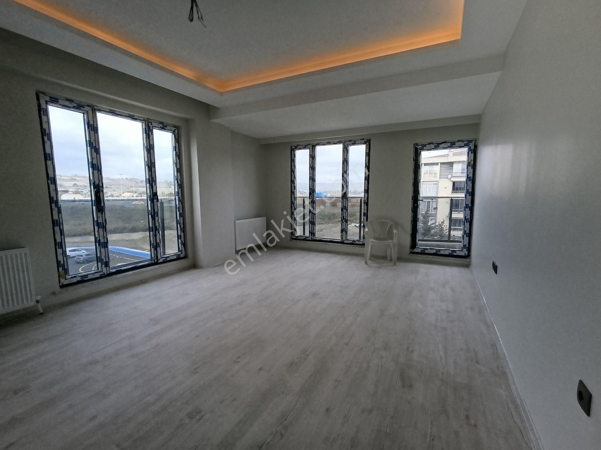 100. Yıl Mahallesi Site İçinde Havuzlu 3+1 Ara Kat Önü Açık Satılık Daire - Görsel 24