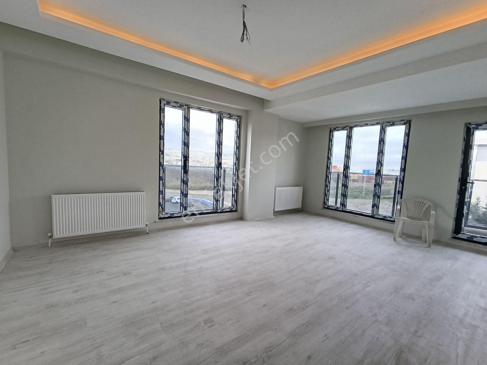 100. Yıl Mahallesi Site İçinde Havuzlu 3+1 Ara Kat Önü Açık Satılık Daire - Görsel 22