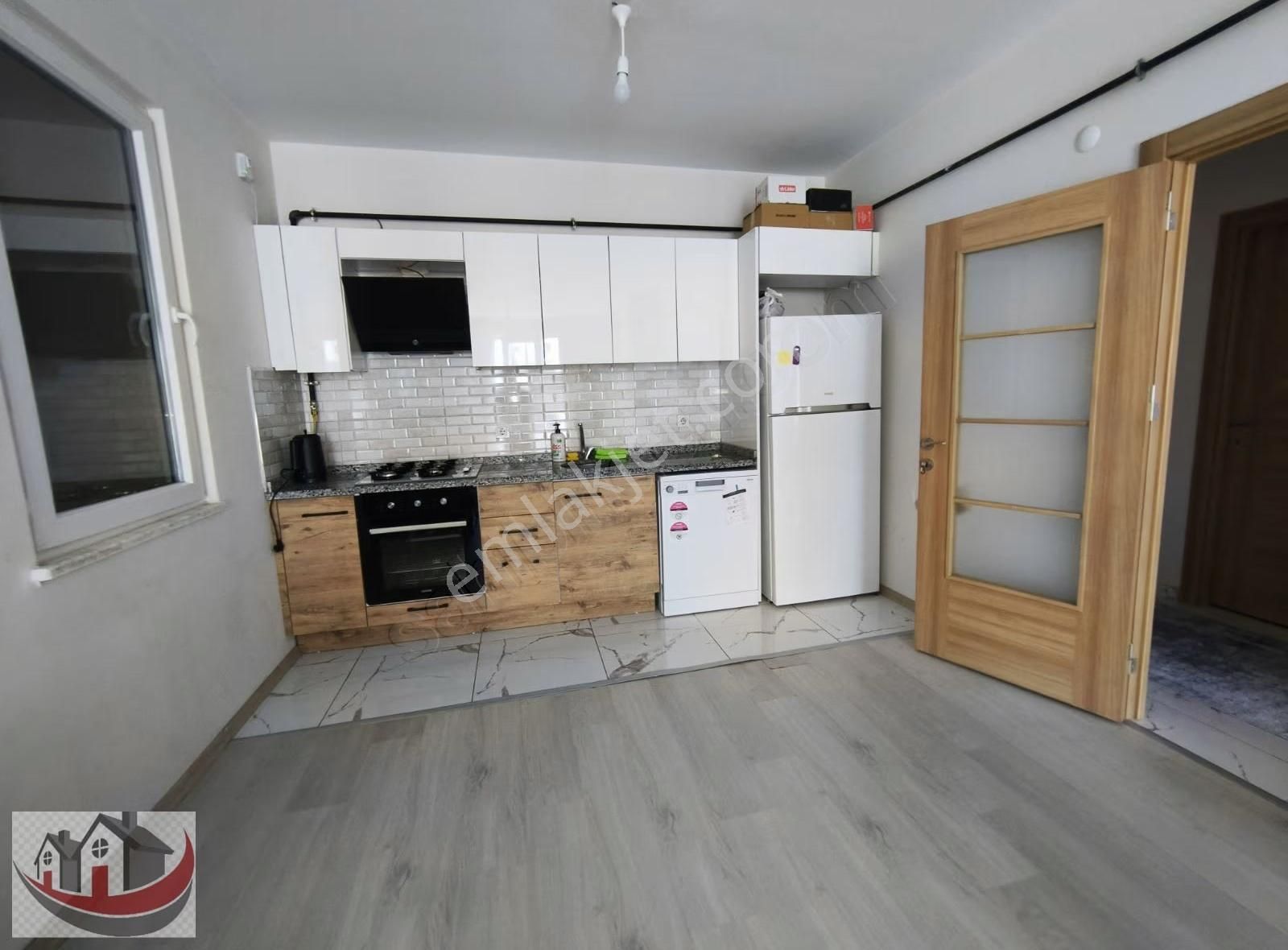 Güneyden Aydınevlerde Külliyenin Yanı Başında 2+1.85m2 Daire