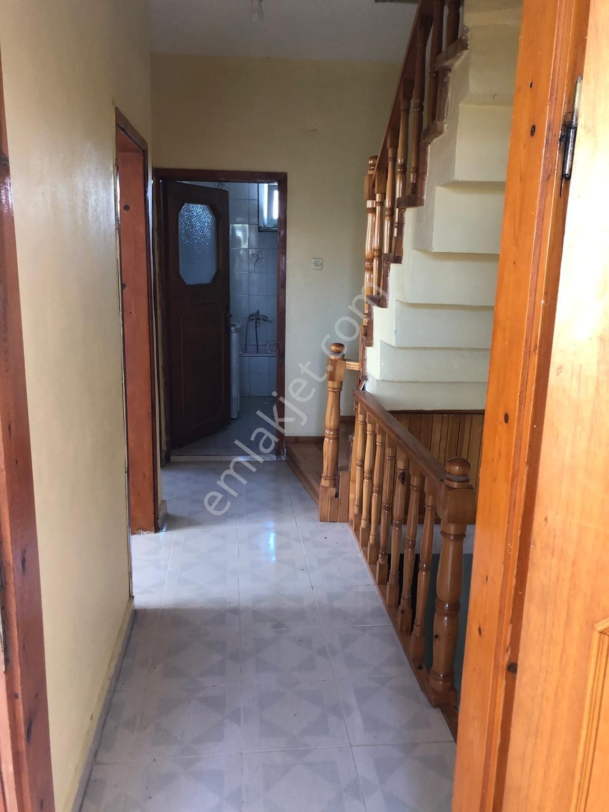 Tekirdağ Yeniçiftlik'de Merkeze ,okula,pazara Yakın Villa - Görsel 6