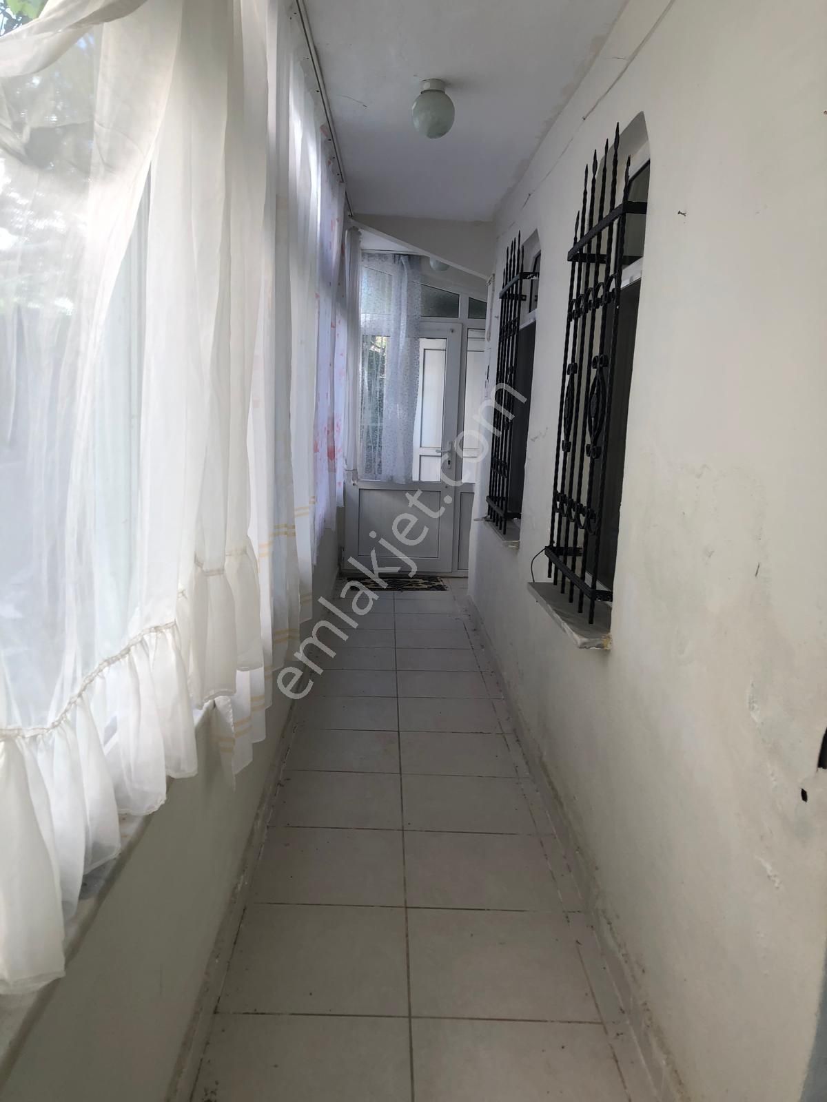 Tekirdağ Yeniçiftlik'de Merkeze ,okula,pazara Yakın Villa - Görsel 17