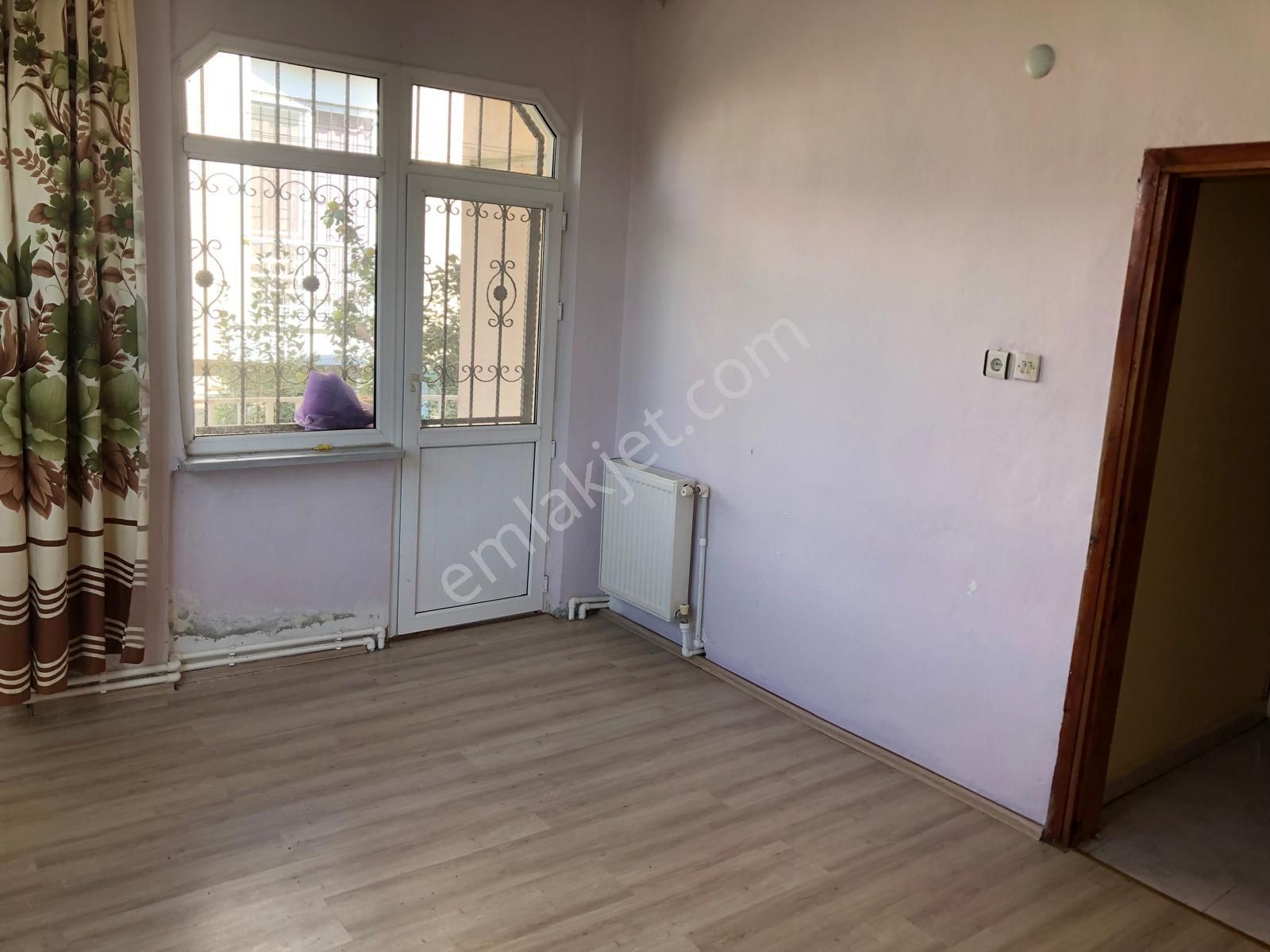 Tekirdağ Yeniçiftlik'de Merkeze ,okula,pazara Yakın Villa - Görsel 9