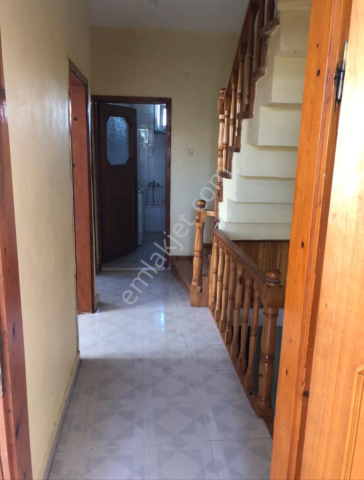 Tekirdağ Yeniçiftlik'de Merkeze ,okula,pazara Yakın Villa - Görsel 31