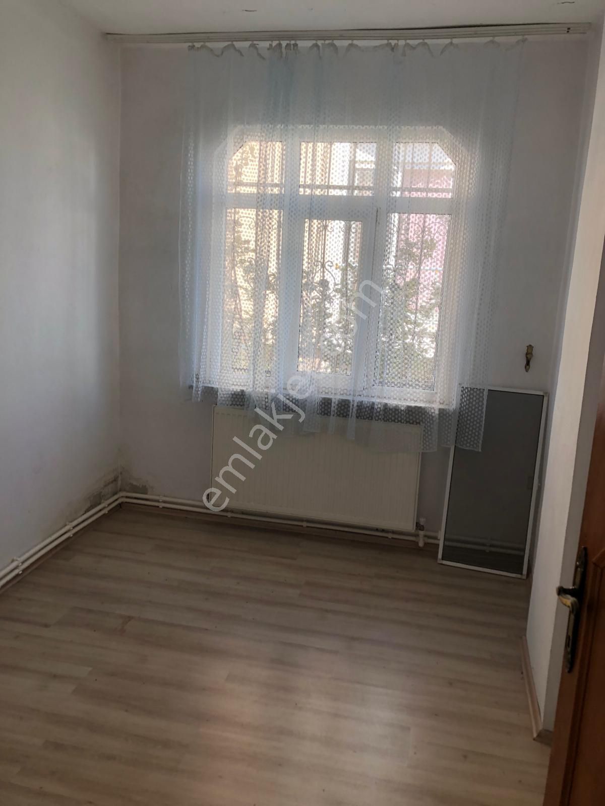 Tekirdağ Yeniçiftlik'de Merkeze ,okula,pazara Yakın Villa - Görsel 8
