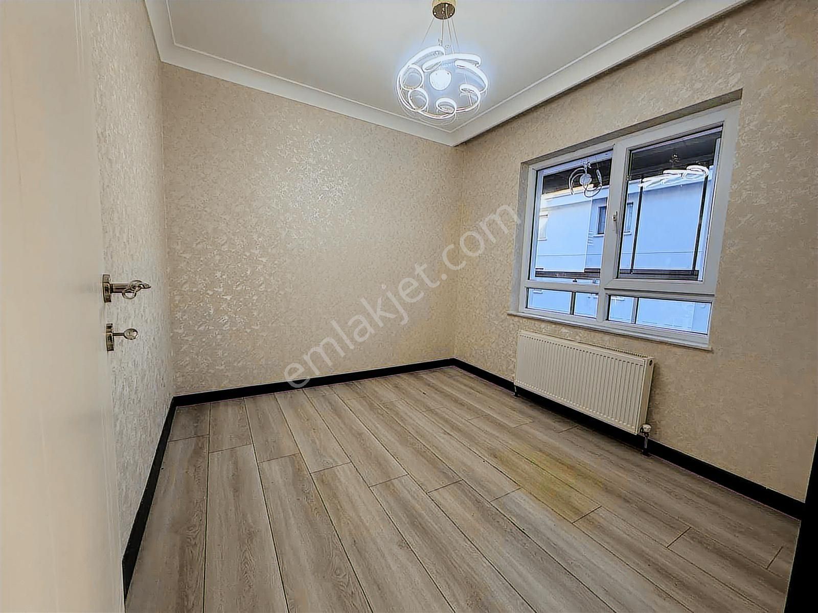 Mensa'dan Bağlum Bulvara Yürüme Mesafesinde 3. Kat Konumunda - Görsel 6