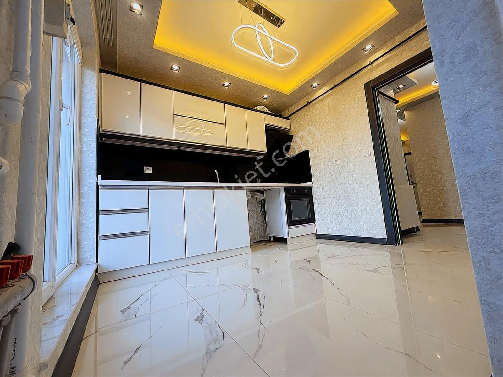 Mensa'dan Bağlum Bulvara Yürüme Mesafesinde 3. Kat Konumunda - Görsel 31