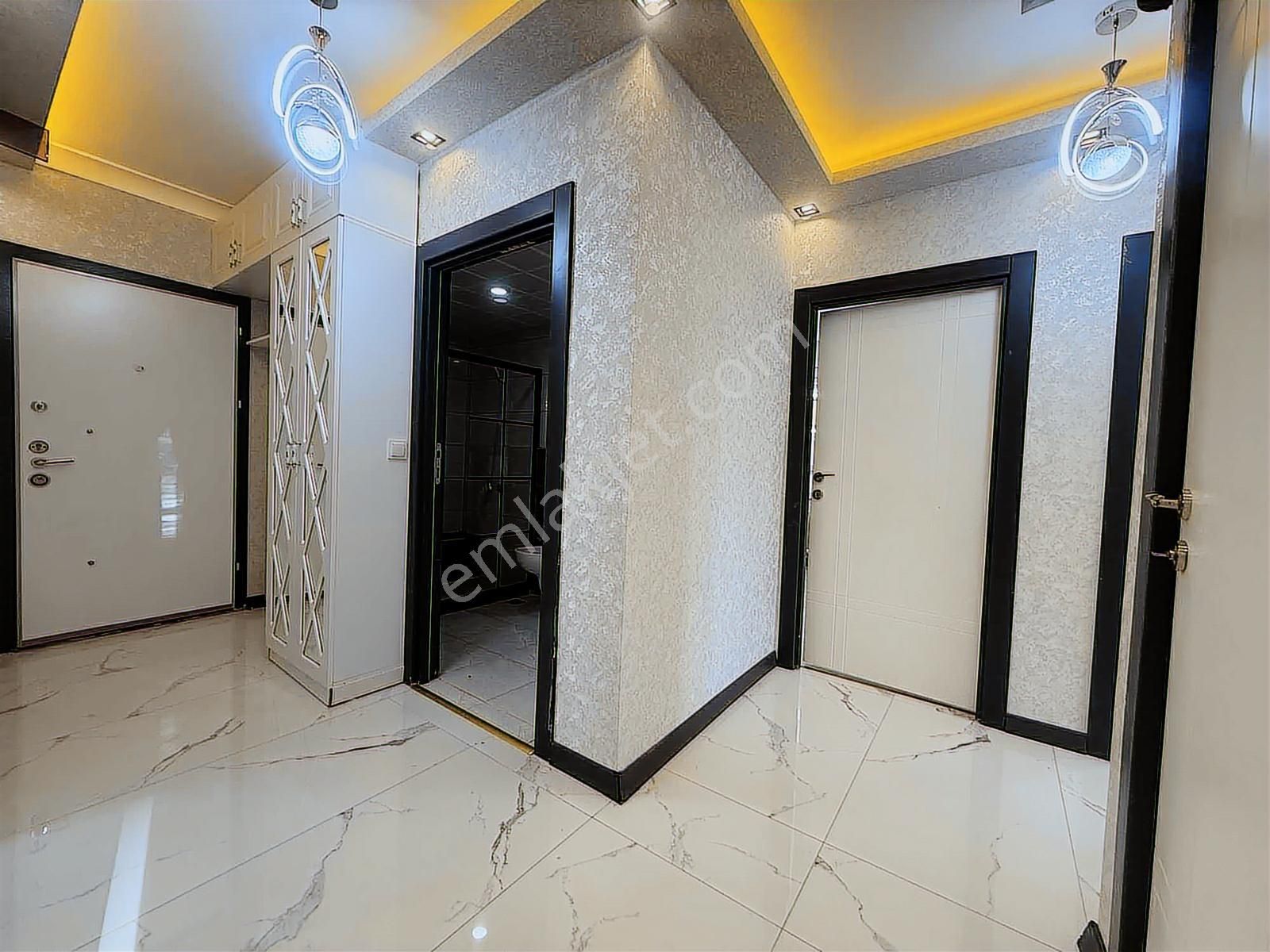 Mensa'dan Bağlum Bulvara Yürüme Mesafesinde 3. Kat Konumunda - Görsel 18