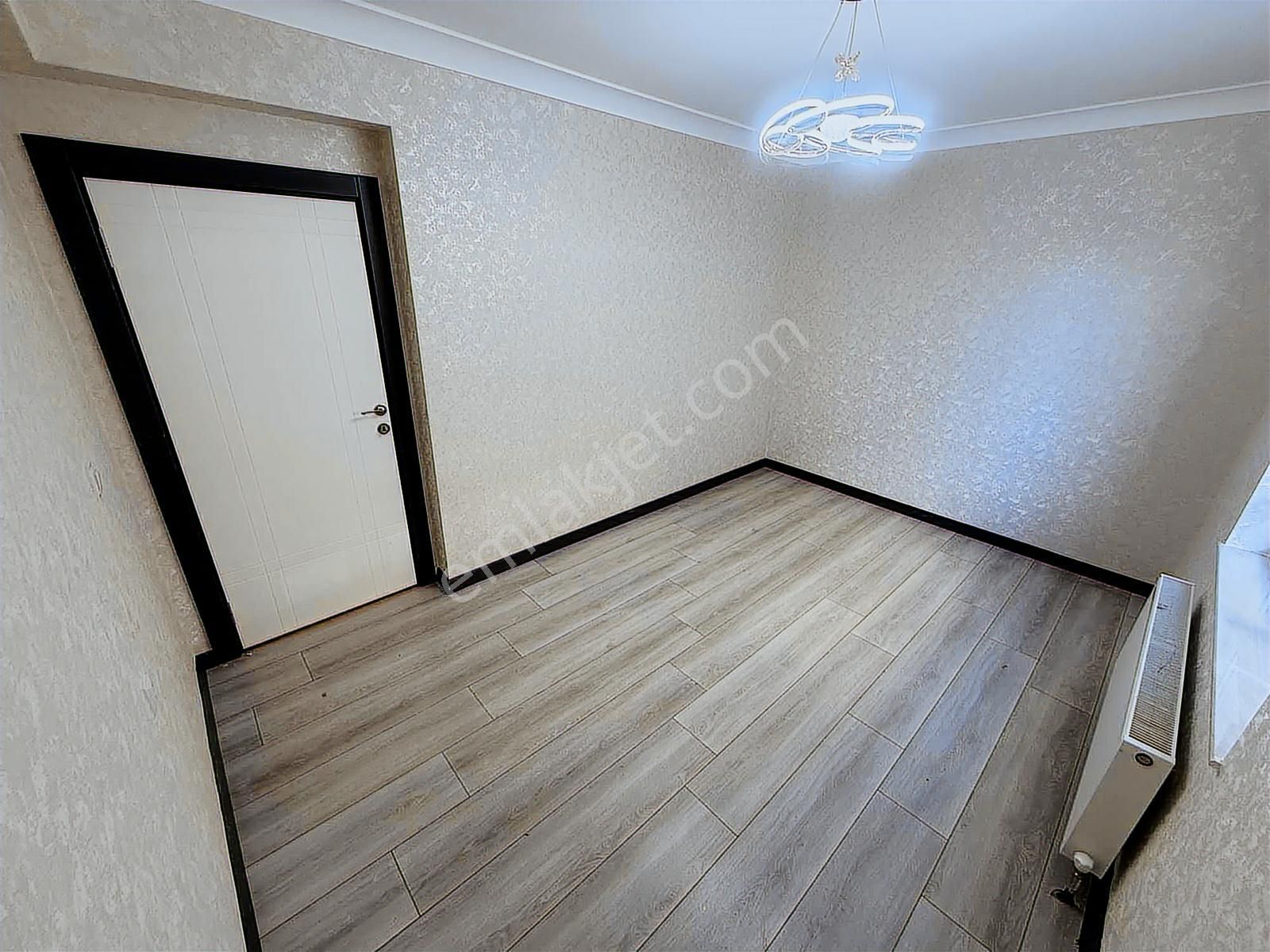 Mensa'dan Bağlum Bulvara Yürüme Mesafesinde 3. Kat Konumunda - Görsel 27