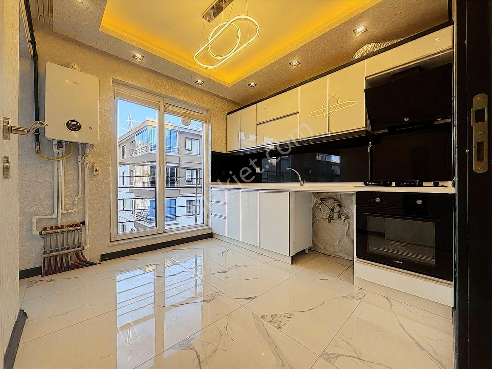 Mensa'dan Bağlum Bulvara Yürüme Mesafesinde 3. Kat Konumunda - Görsel 9