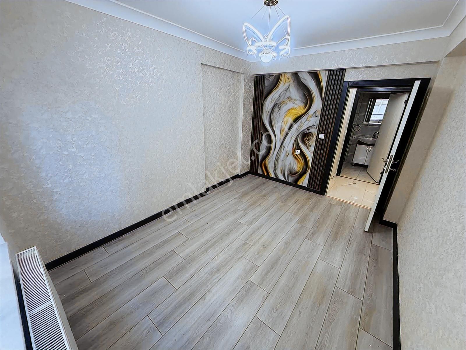 Mensa'dan Bağlum Bulvara Yürüme Mesafesinde 3. Kat Konumunda - Görsel 2