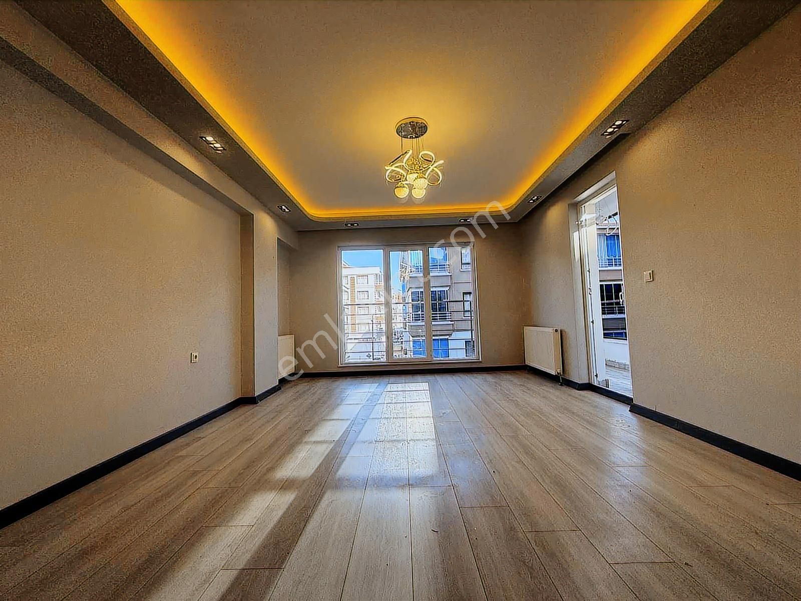 Mensa'dan Bağlum Bulvara Yürüme Mesafesinde 3. Kat Konumunda - Görsel 22