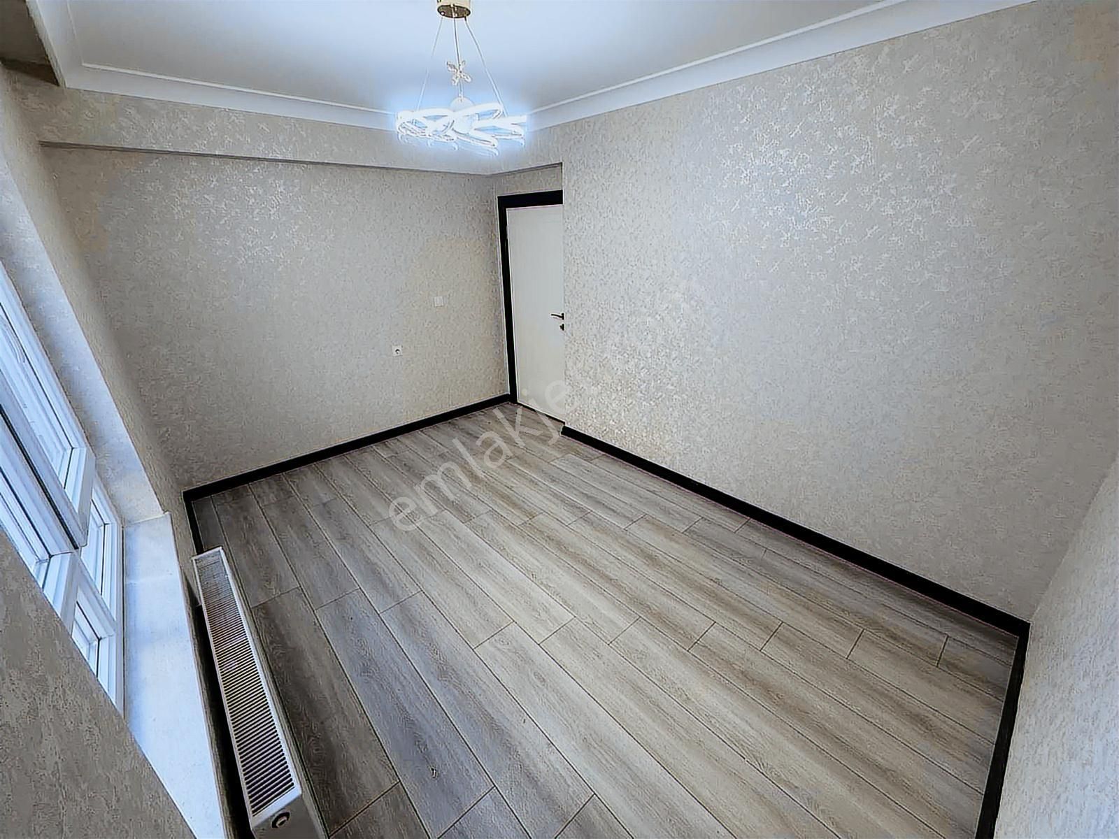 Mensa'dan Bağlum Bulvara Yürüme Mesafesinde 3. Kat Konumunda - Görsel 7