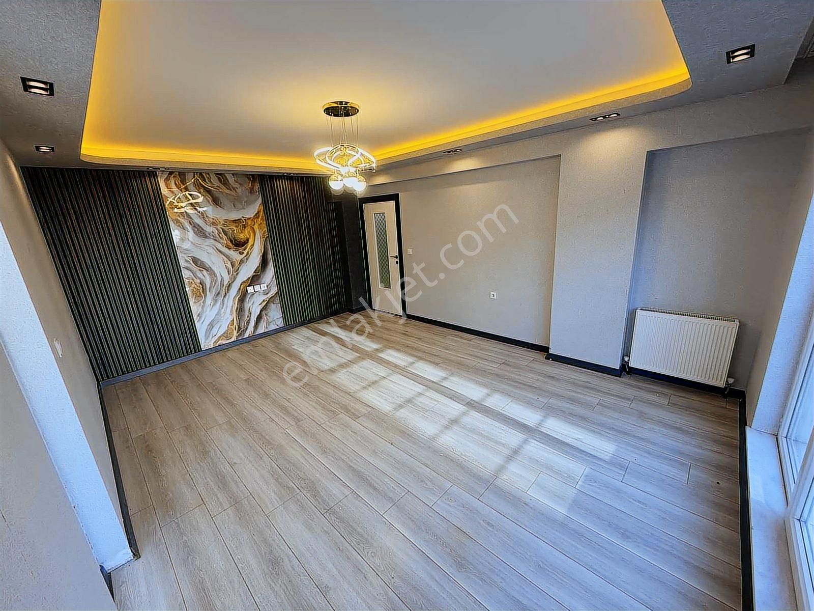 Mensa'dan Bağlum Bulvara Yürüme Mesafesinde 3. Kat Konumunda - Görsel 34