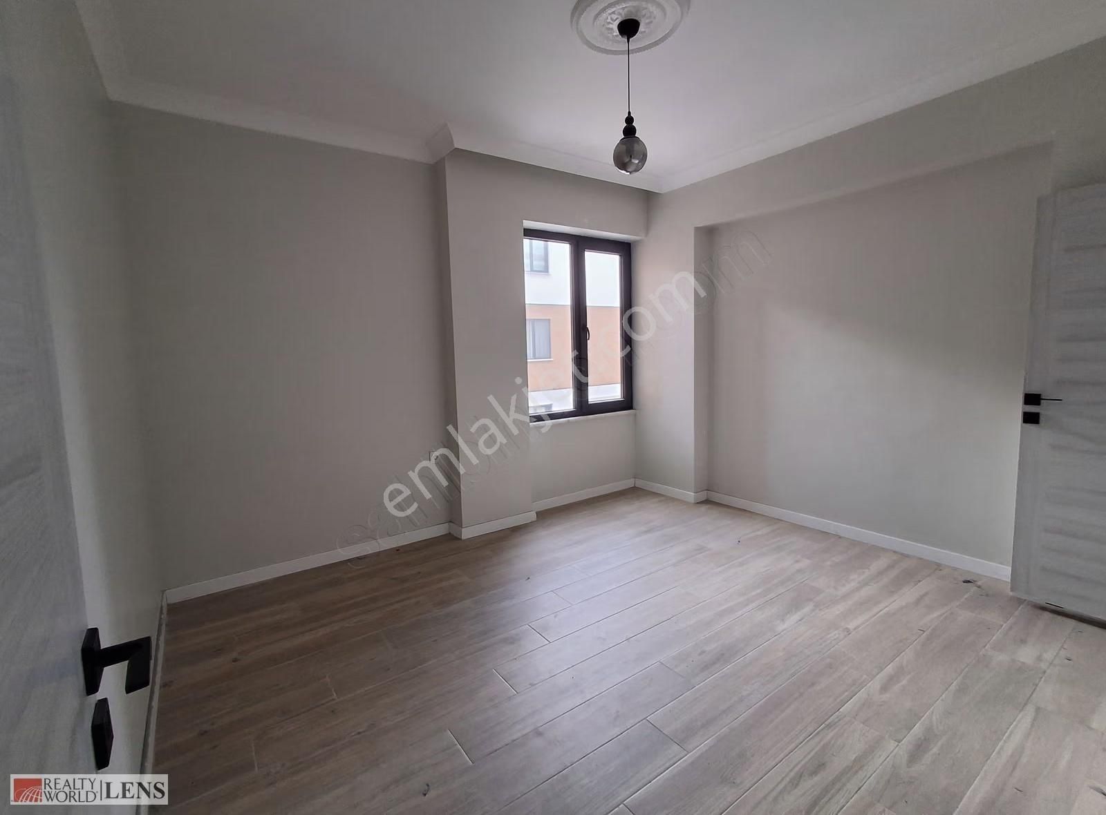 Arifiye Fatih Mahallesinde Kiralık Ebeveyn Banyolu 3+1 130mt2 - Görsel 12