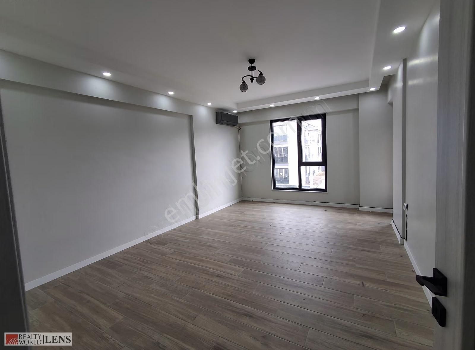 Arifiye Fatih Mahallesinde Kiralık Ebeveyn Banyolu 3+1 130mt2 - Görsel 5