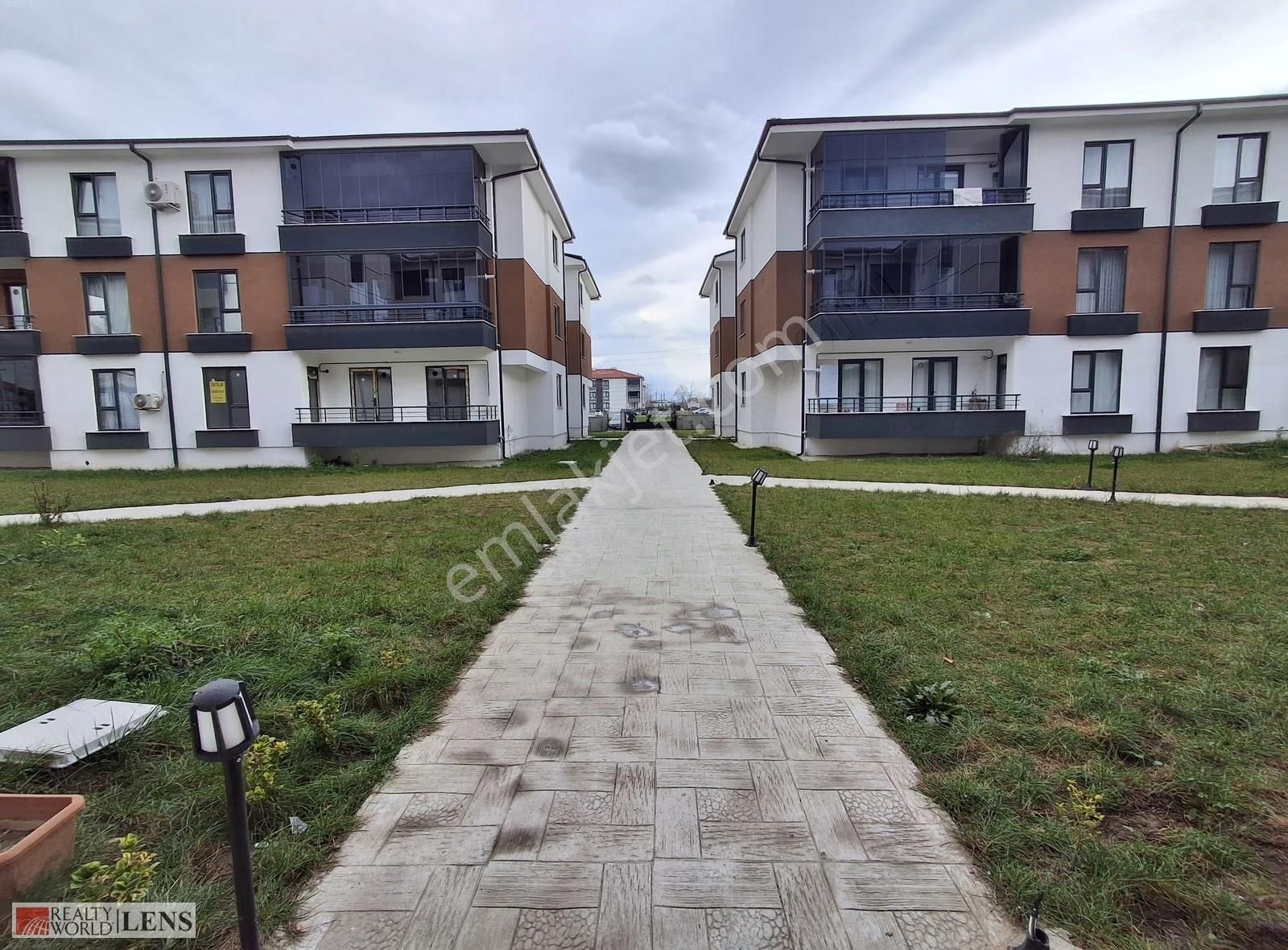 Arifiye Fatih Mahallesinde Kiralık Ebeveyn Banyolu 3+1 130mt2 - Görsel 9