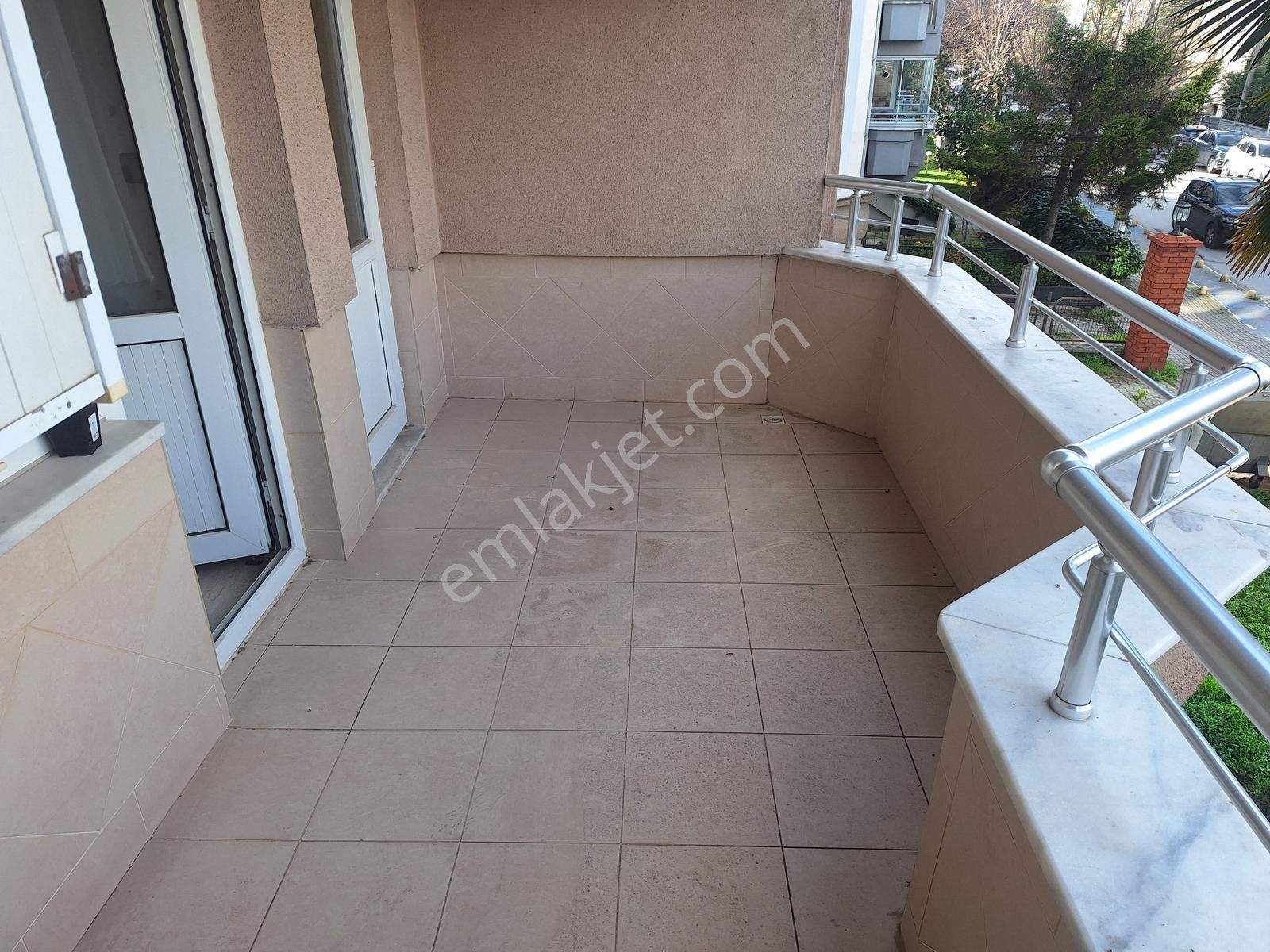 Esen'den Konak Caddesine Cephe Bakımlı & Büyük Kiralık Daire - Görsel 13