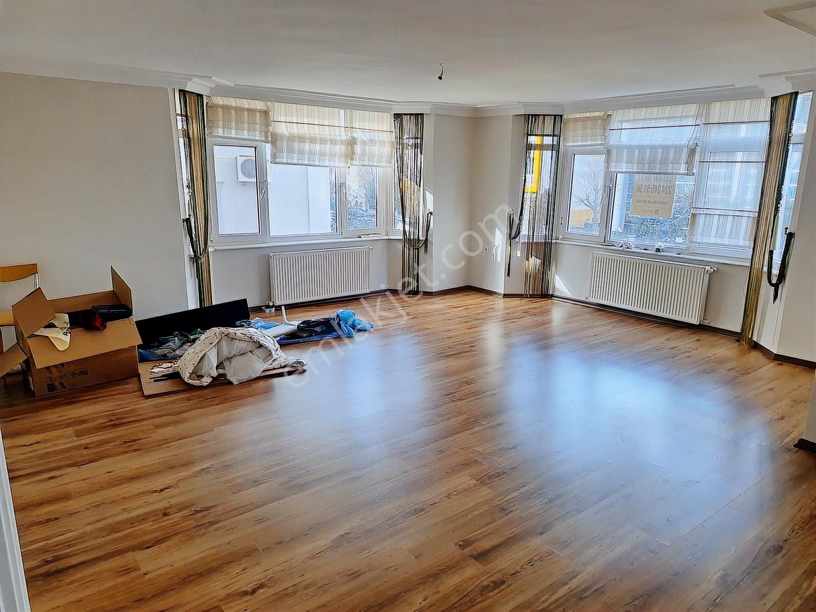 Esen'den Konak Caddesine Cephe Bakımlı & Büyük Kiralık Daire