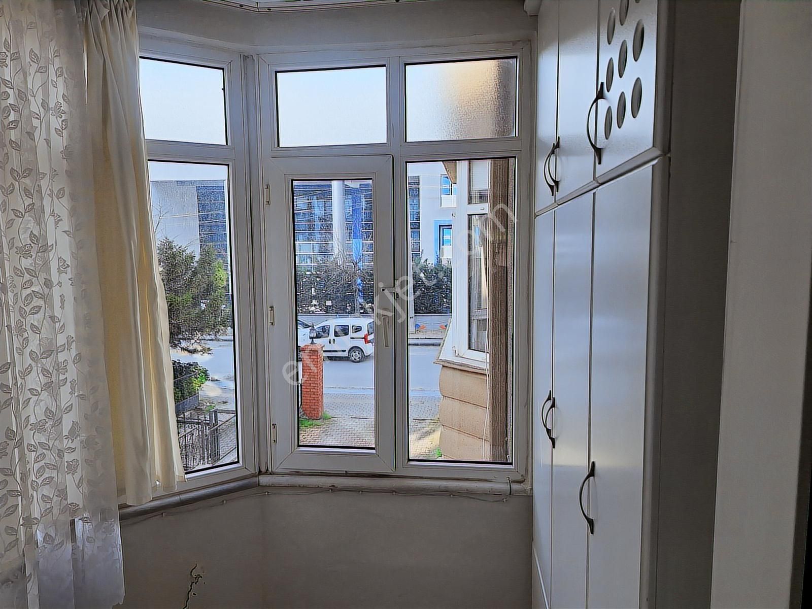 Esen'den Konak Caddesine Cephe Bakımlı & Büyük Kiralık Daire - Görsel 29