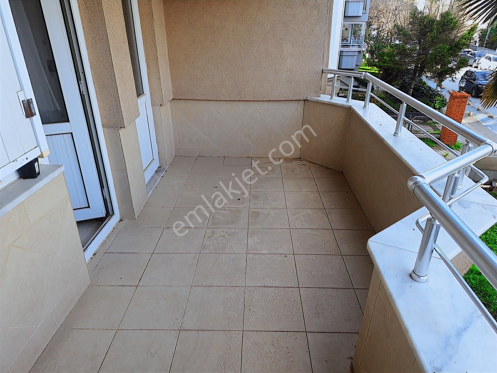 Esen'den Konak Caddesine Cephe Bakımlı & Büyük Kiralık Daire - Görsel 26