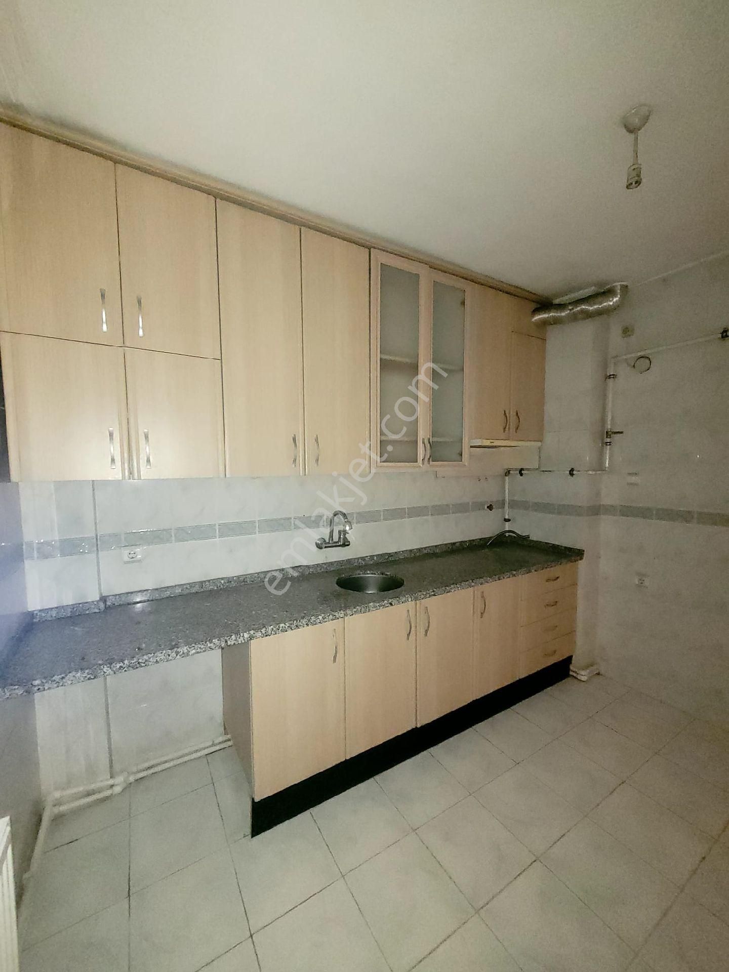Kuşpınar'da Çift Cepheli Ve Balkonlu 2+1 Daire - Görsel 8