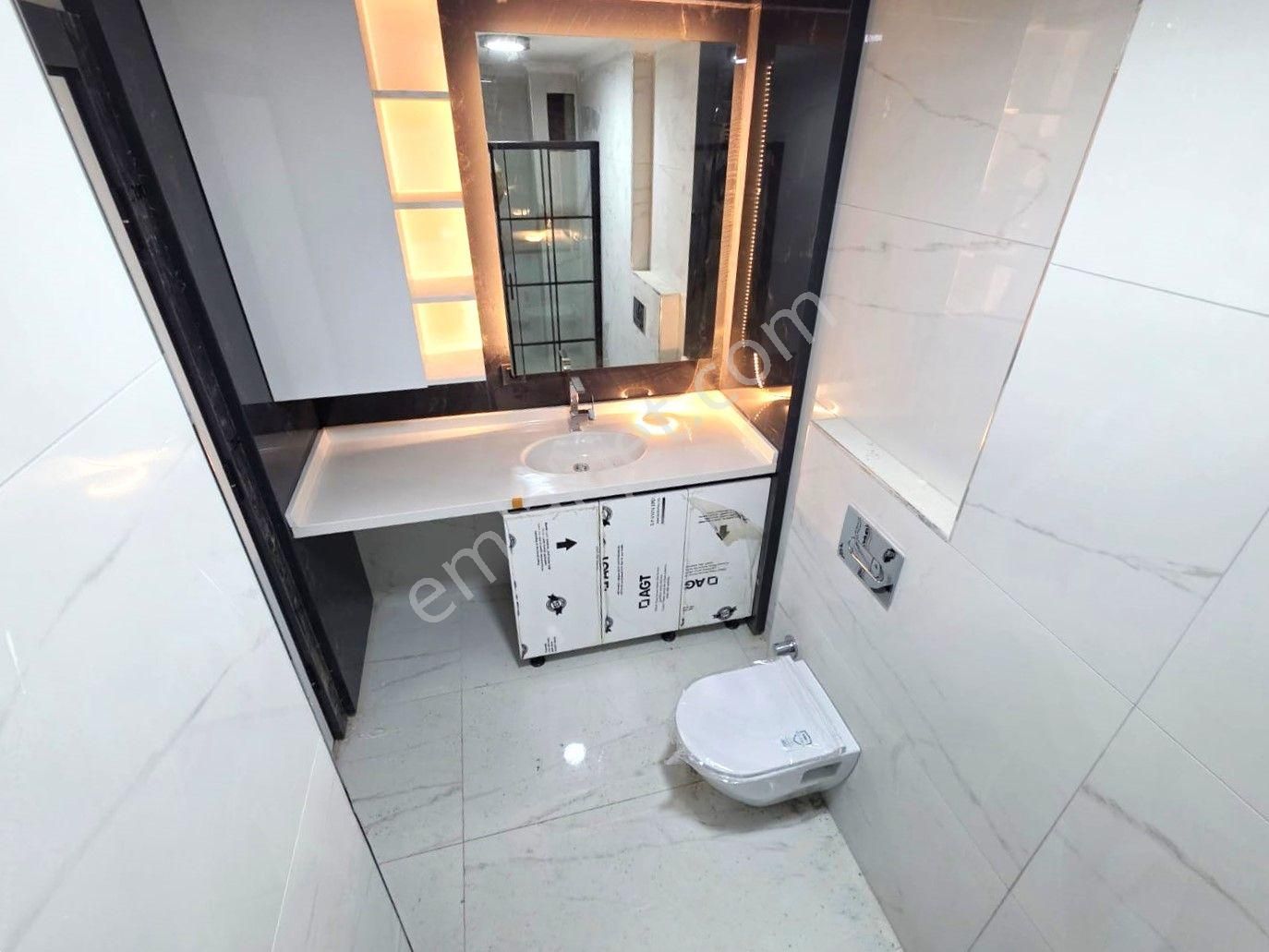 Aygülden Akçay'da Müstakil Tadında Geniş Bahçeli Sıfır Çift Cephe Denize Yakın 2+1 Satılık Daireler - Görsel 27