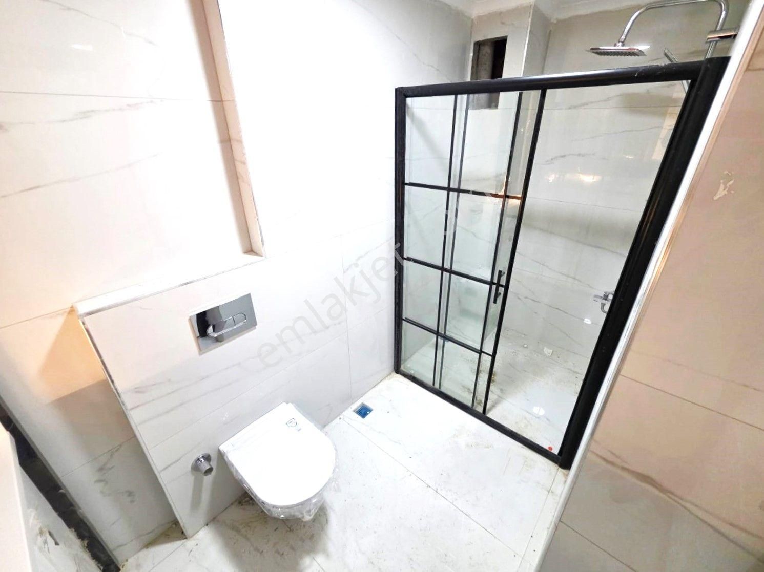 Aygülden Akçay'da Müstakil Tadında Geniş Bahçeli Sıfır Çift Cephe Denize Yakın 2+1 Satılık Daireler - Görsel 28