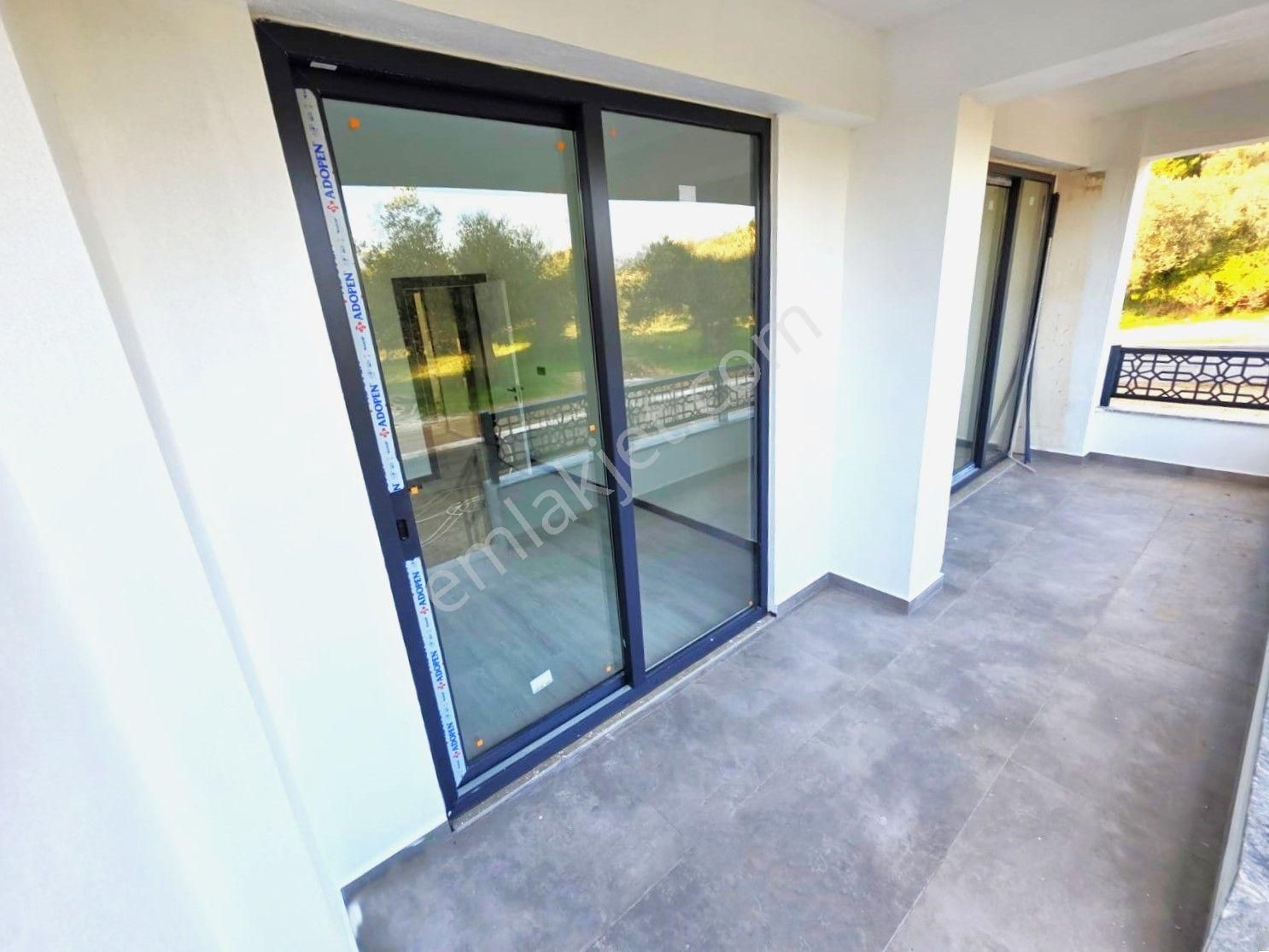 Aygülden Akçay'da Müstakil Tadında Geniş Bahçeli Sıfır Çift Cephe Denize Yakın 2+1 Satılık Daireler - Görsel 31