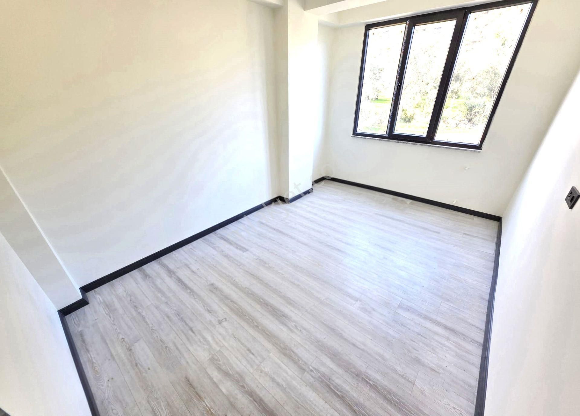 Aygülden Akçay'da Müstakil Tadında Geniş Bahçeli Sıfır Çift Cephe Denize Yakın 2+1 Satılık Daireler - Görsel 21