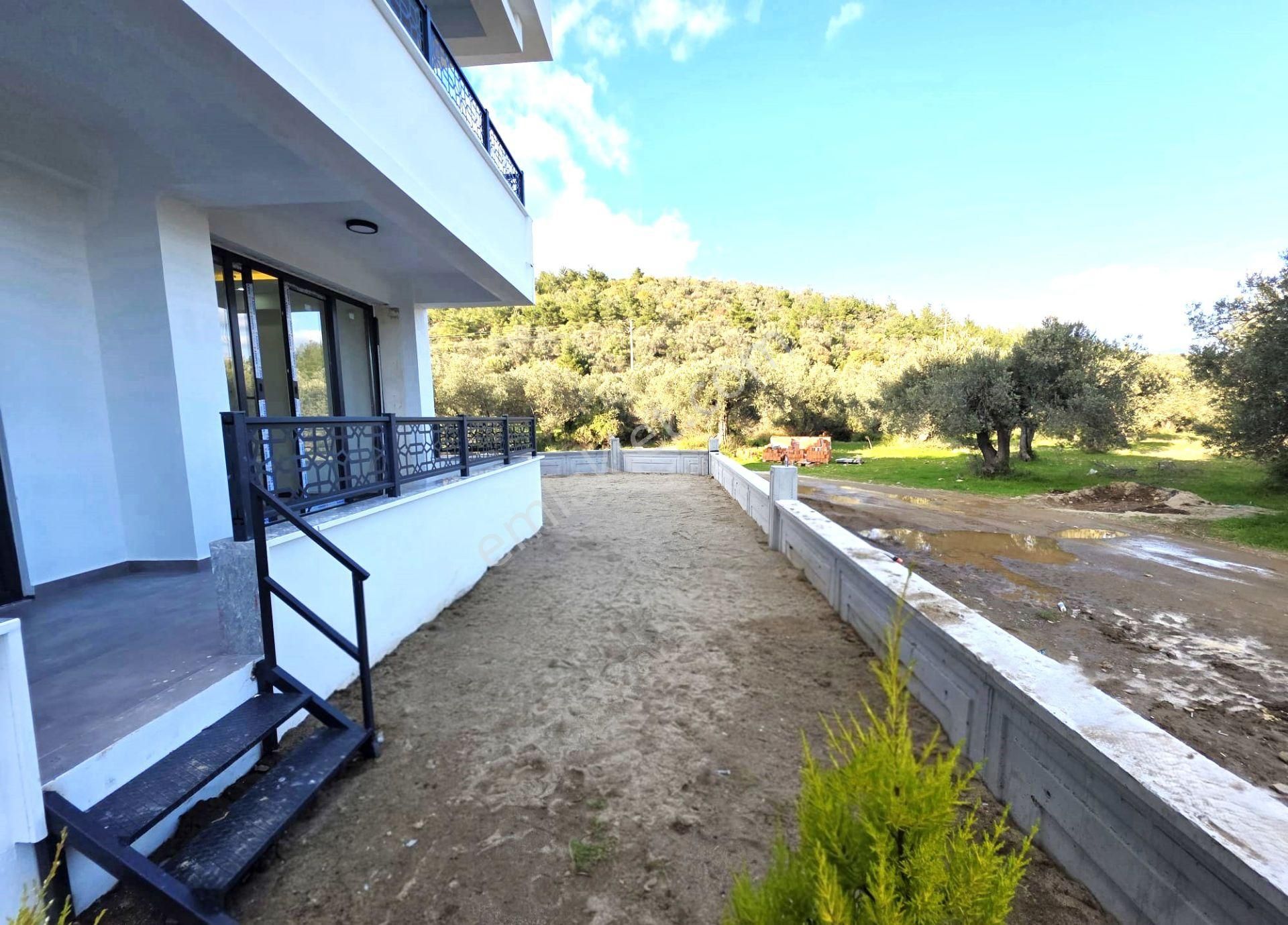 Aygülden Akçay'da Müstakil Tadında Geniş Bahçeli Sıfır Çift Cephe Denize Yakın 2+1 Satılık Daireler - Görsel 32