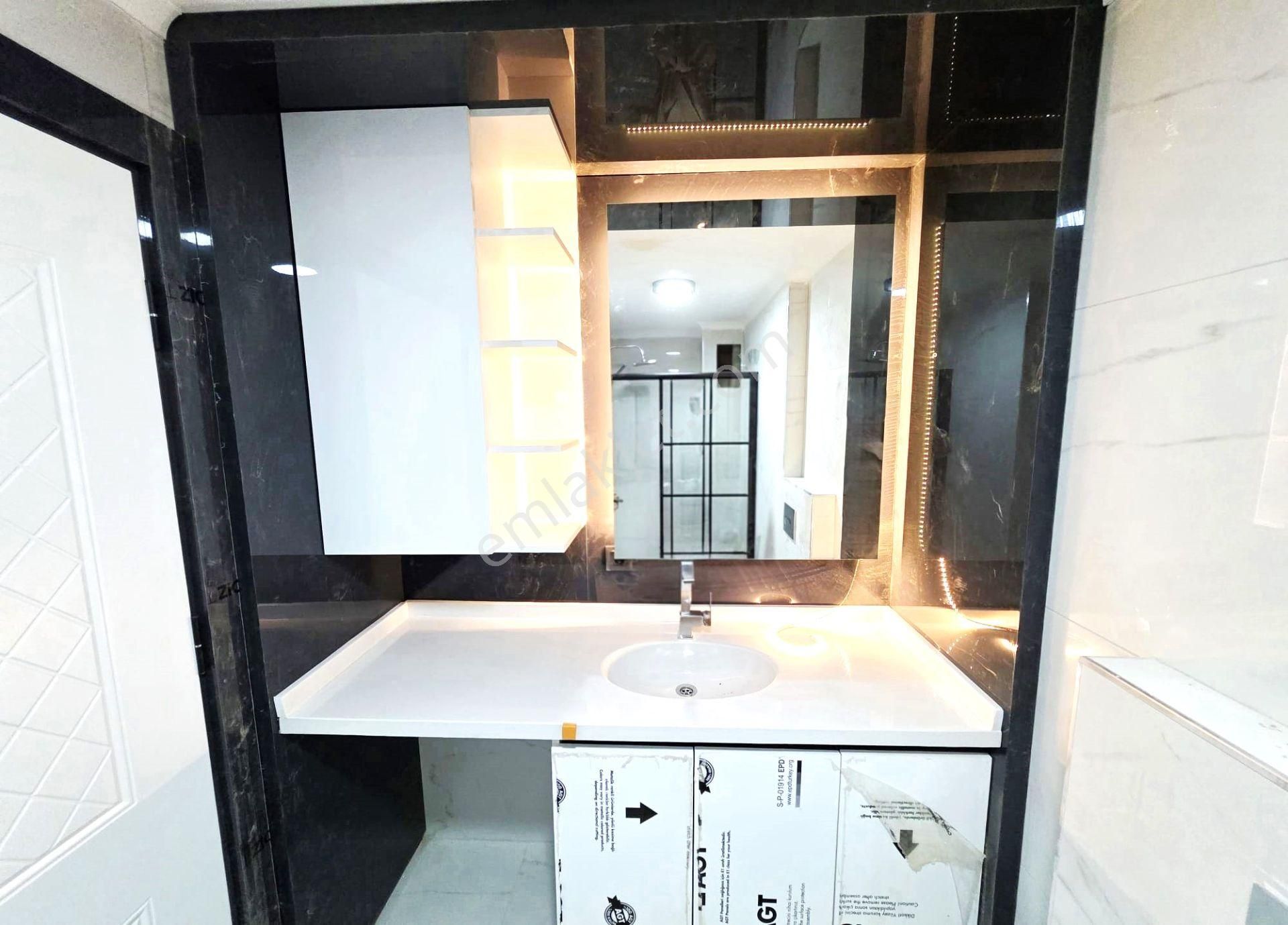 Aygülden Akçay'da Müstakil Tadında Geniş Bahçeli Sıfır Çift Cephe Denize Yakın 2+1 Satılık Daireler - Görsel 25