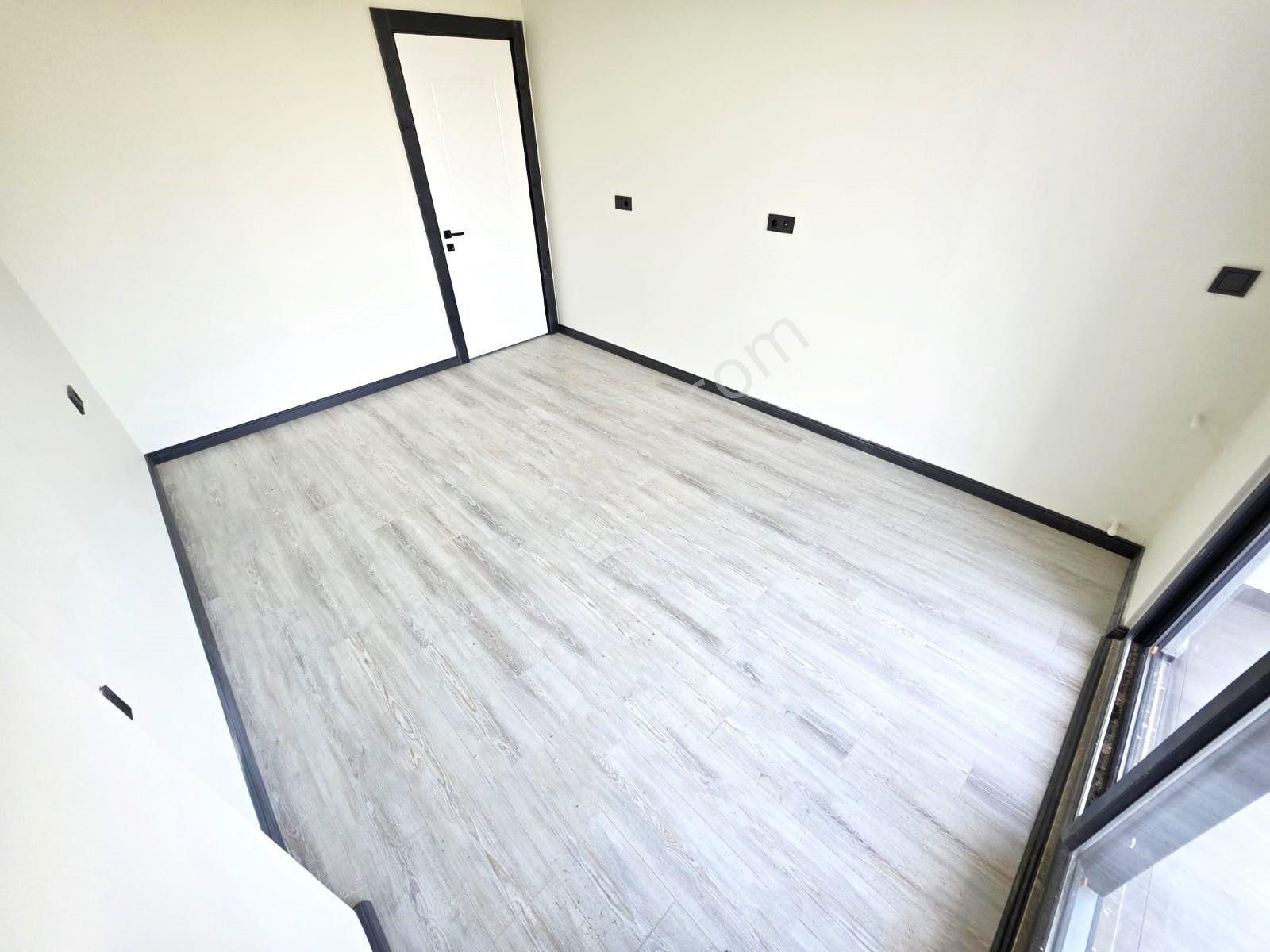 Aygülden Akçay'da Müstakil Tadında Geniş Bahçeli Sıfır Çift Cephe Denize Yakın 2+1 Satılık Daireler - Görsel 16