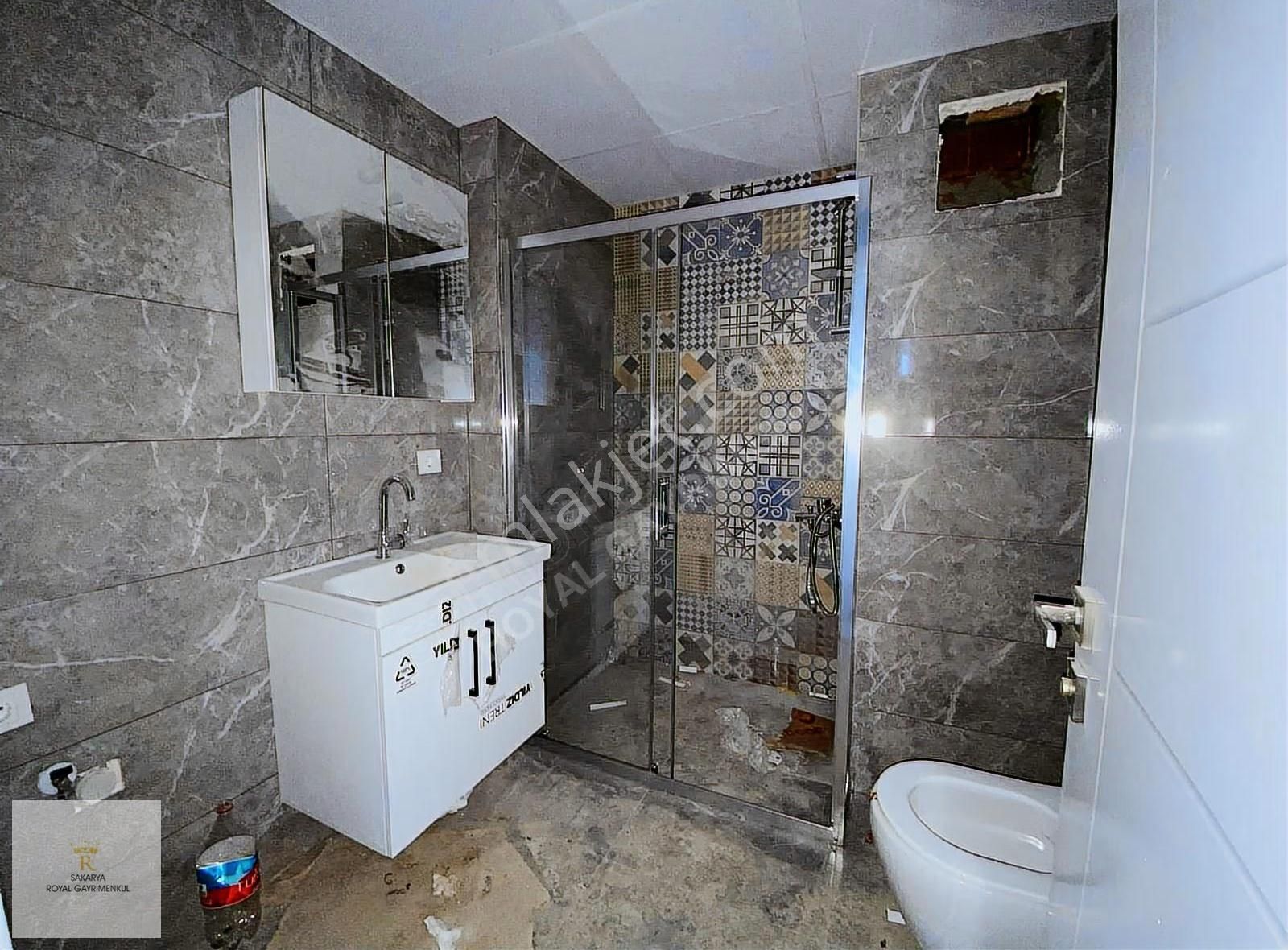 Royal Gayrimenkul Karaaptiler'de Ebeveyn Banyo Kiralık 2+1 Daire - Görsel 32