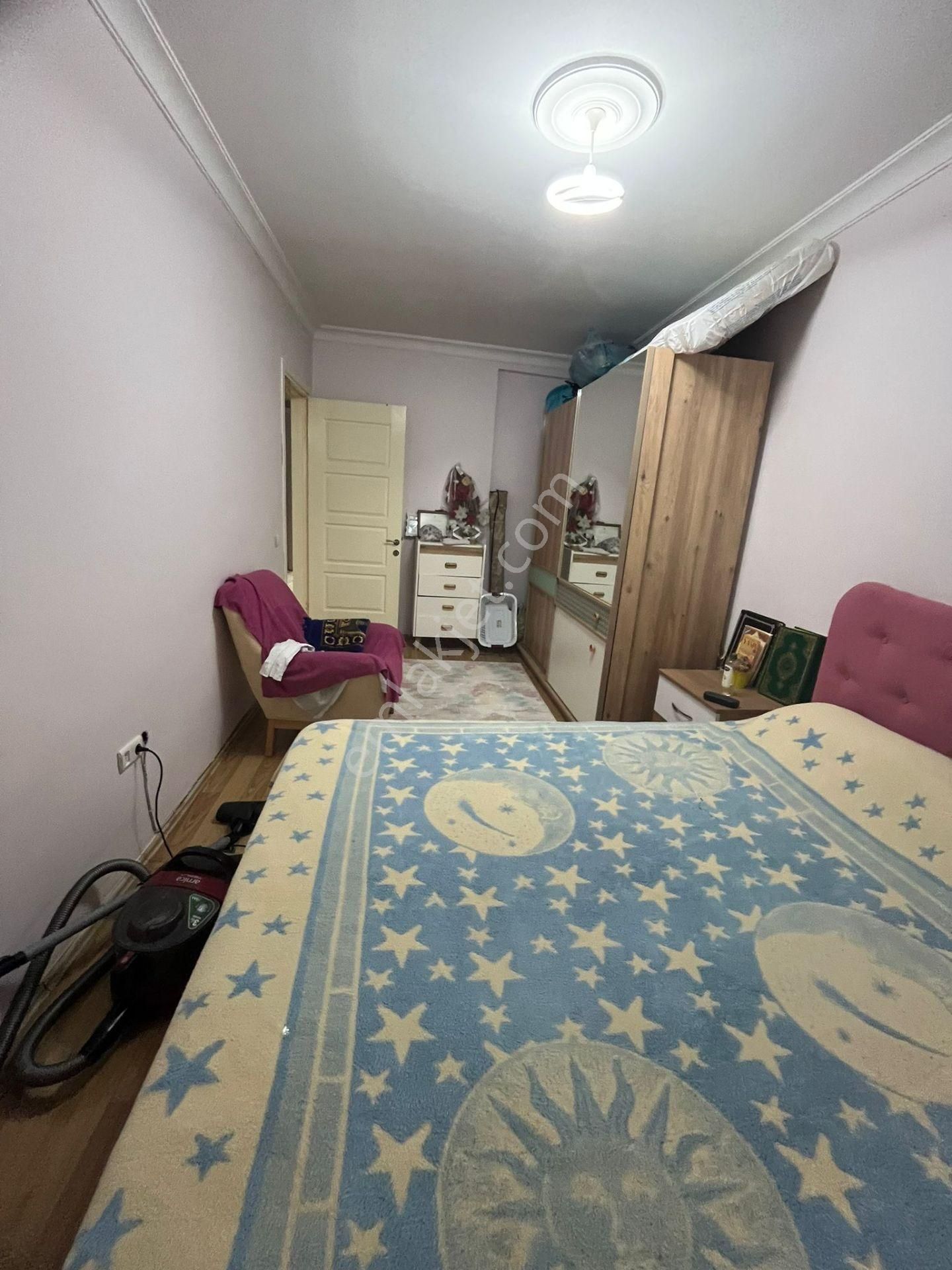 Yıldız Caddesinde 3+1 Bahçeli Ful Yapılı Doğalgazlı - Görsel 15