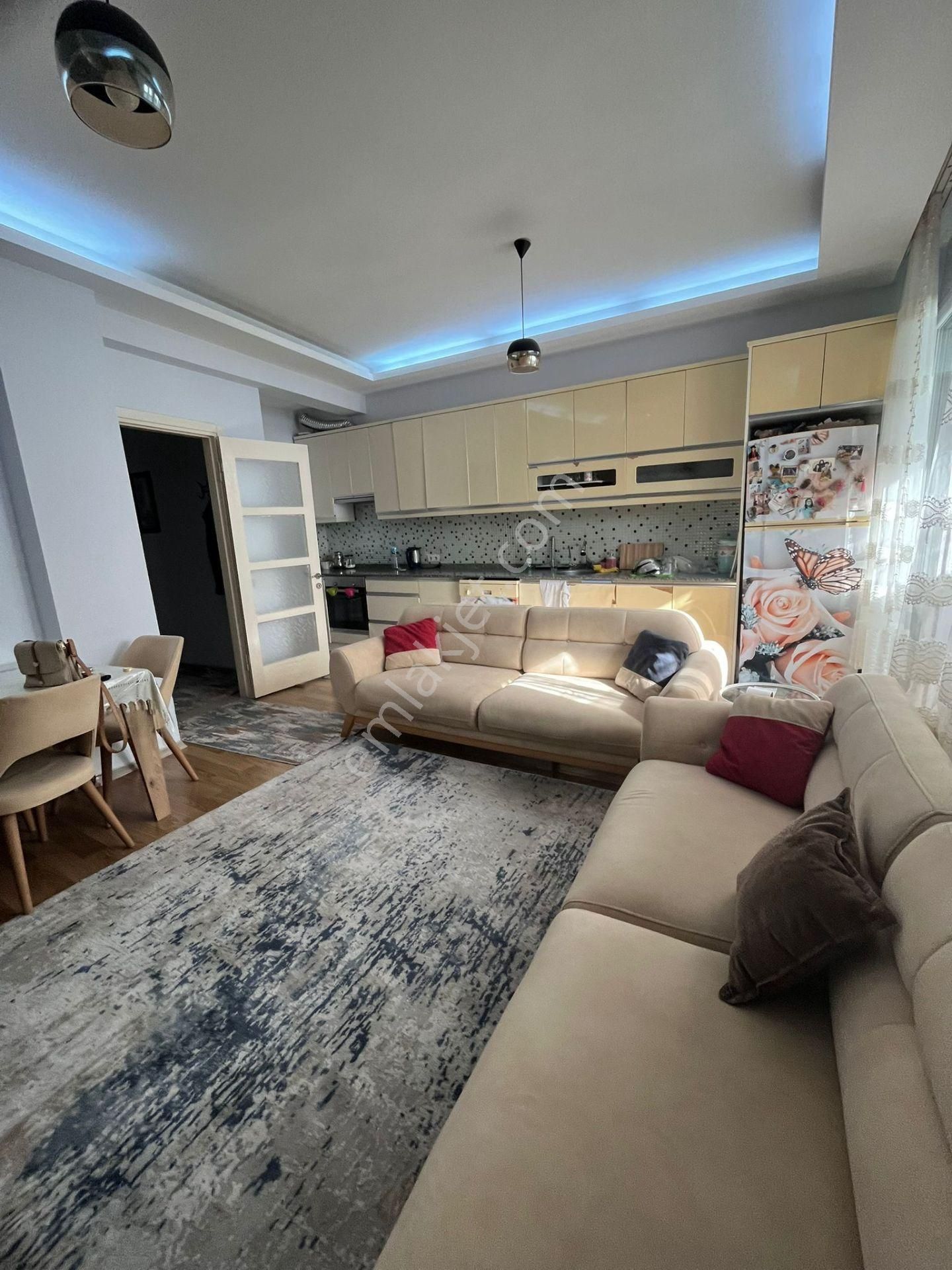 Yıldız Caddesinde 3+1 Bahçeli Ful Yapılı Doğalgazlı