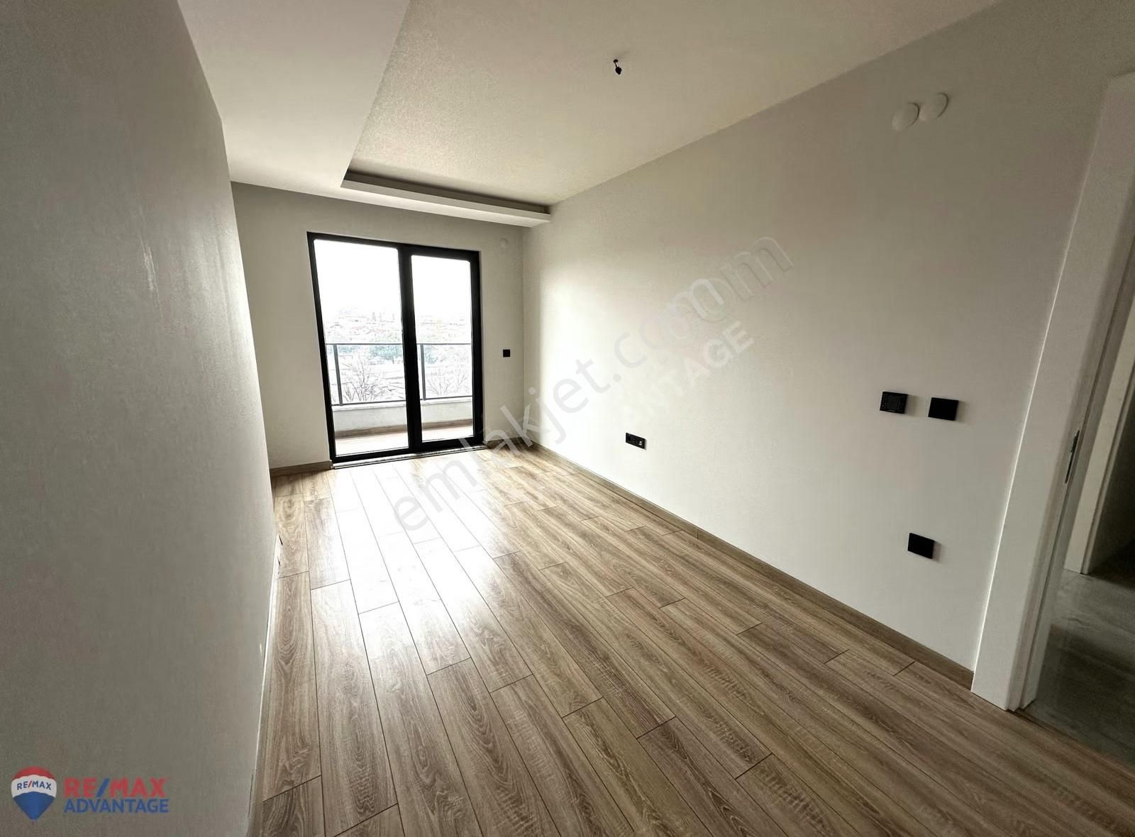 Remax Advantage - Downtown'ın En Güzel Ve Ferah Kiralık Dairesi! - Görsel 11