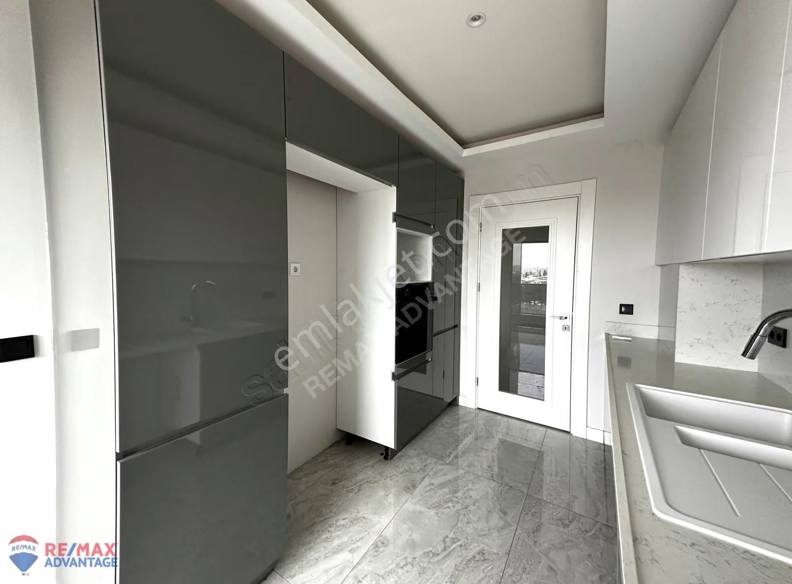 Remax Advantage - Downtown'ın En Güzel Ve Ferah Kiralık Dairesi! - Görsel 14