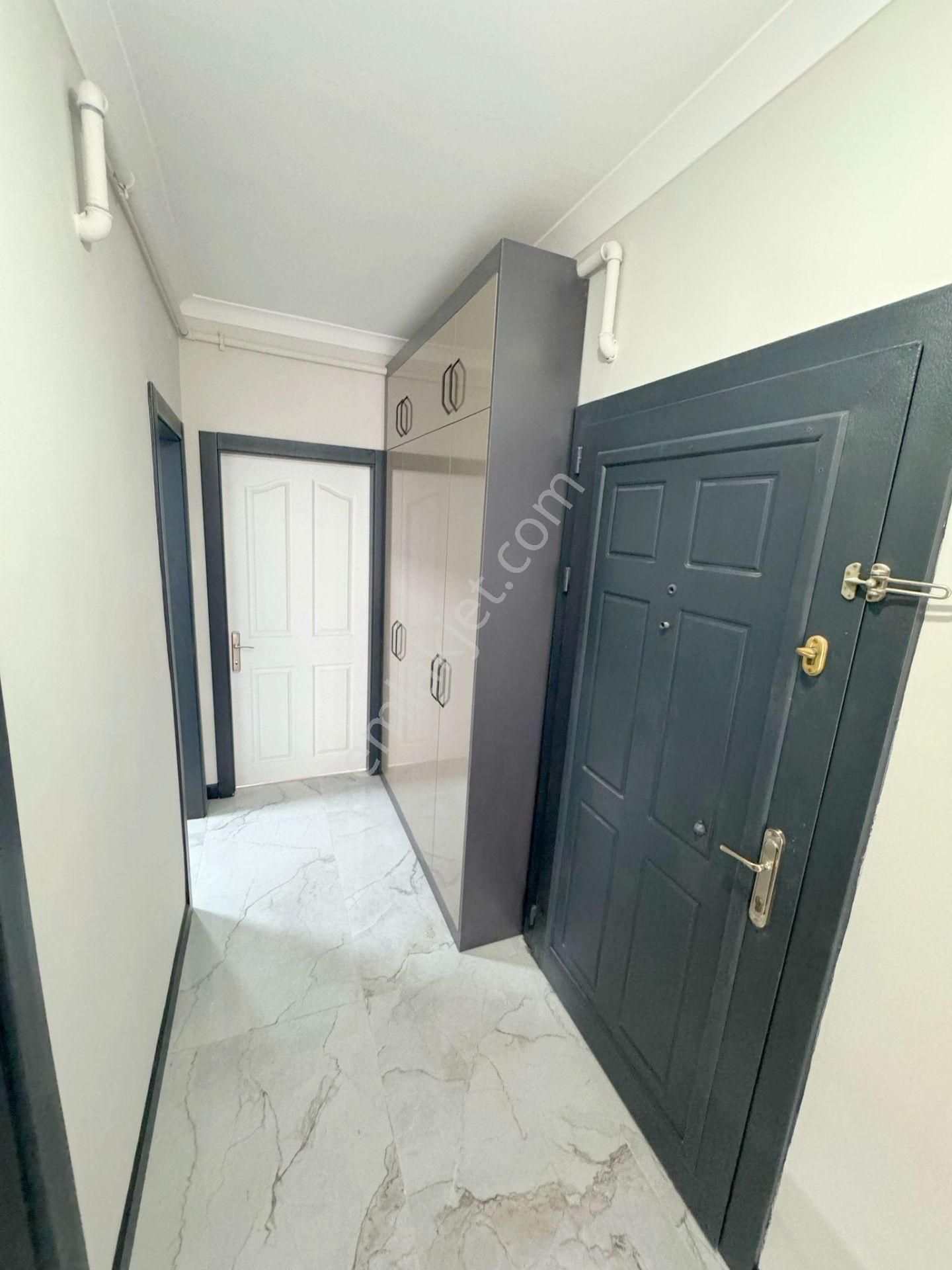 Çiçekli'de 3+1 Üst Kat Salon Bağımsız Lüks E.banyolu - Görsel 25