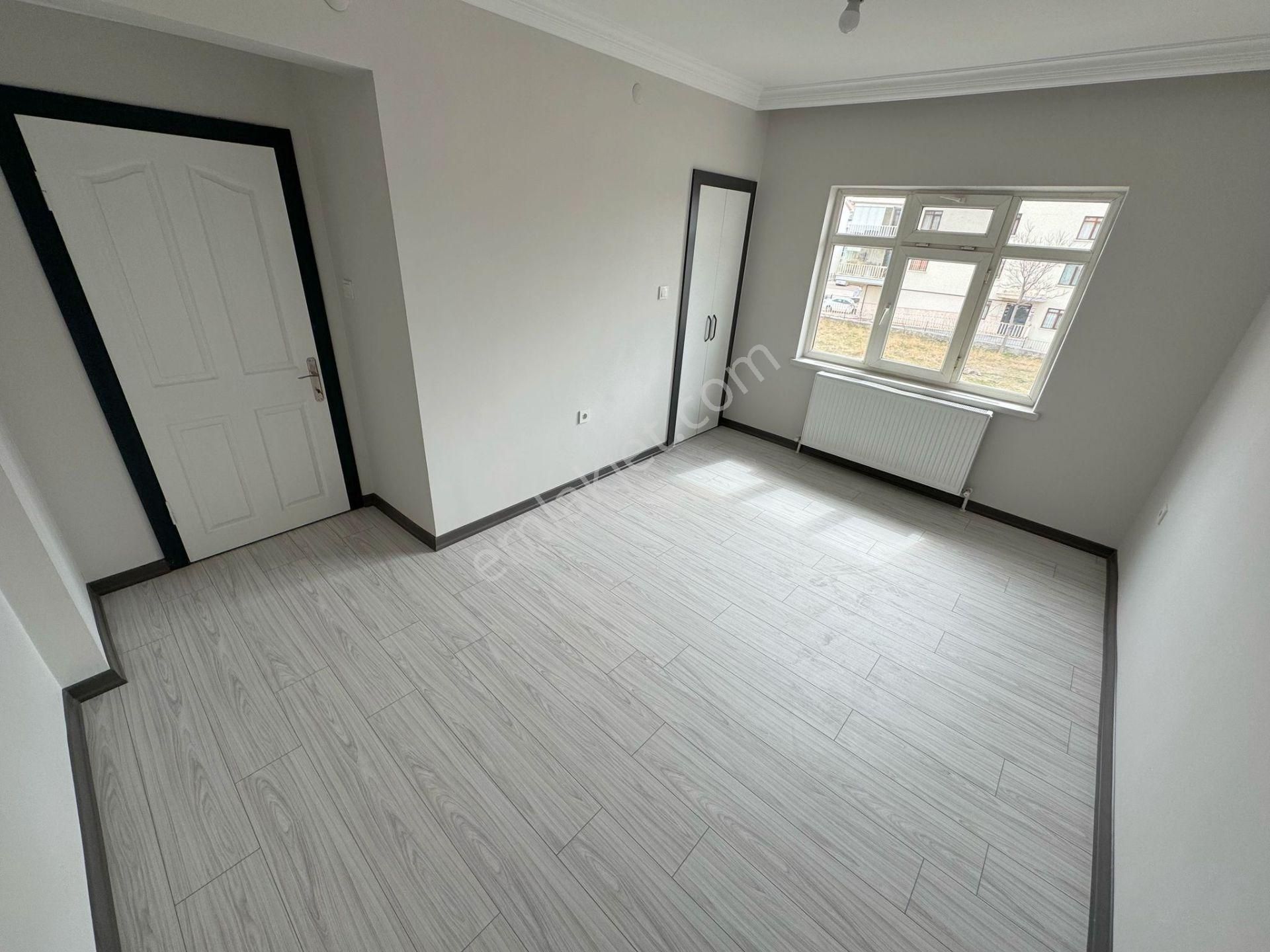 Çiçekli'de 3+1 Üst Kat Salon Bağımsız Lüks E.banyolu - Görsel 11