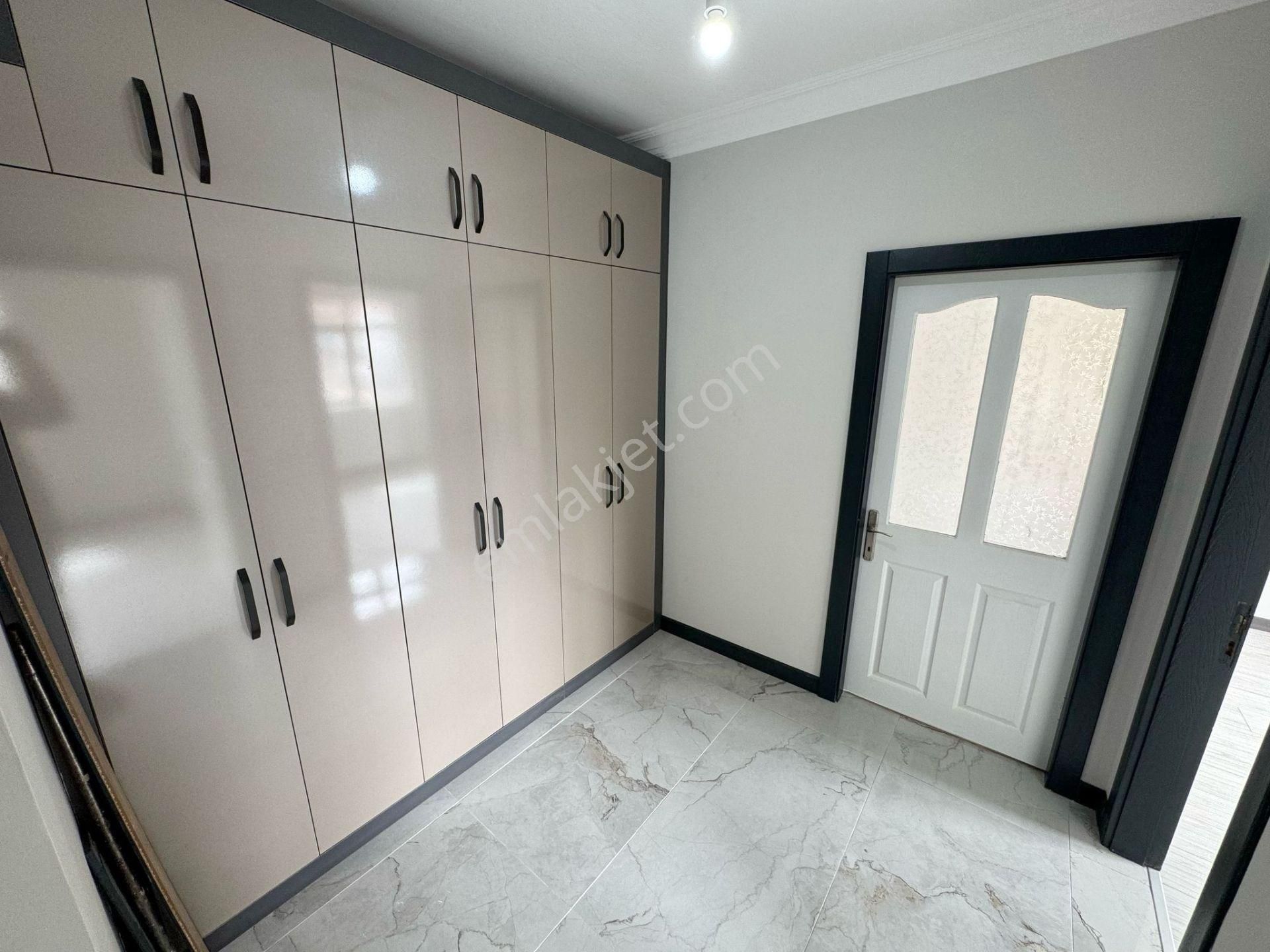 Çiçekli'de 3+1 Üst Kat Salon Bağımsız Lüks E.banyolu - Görsel 24