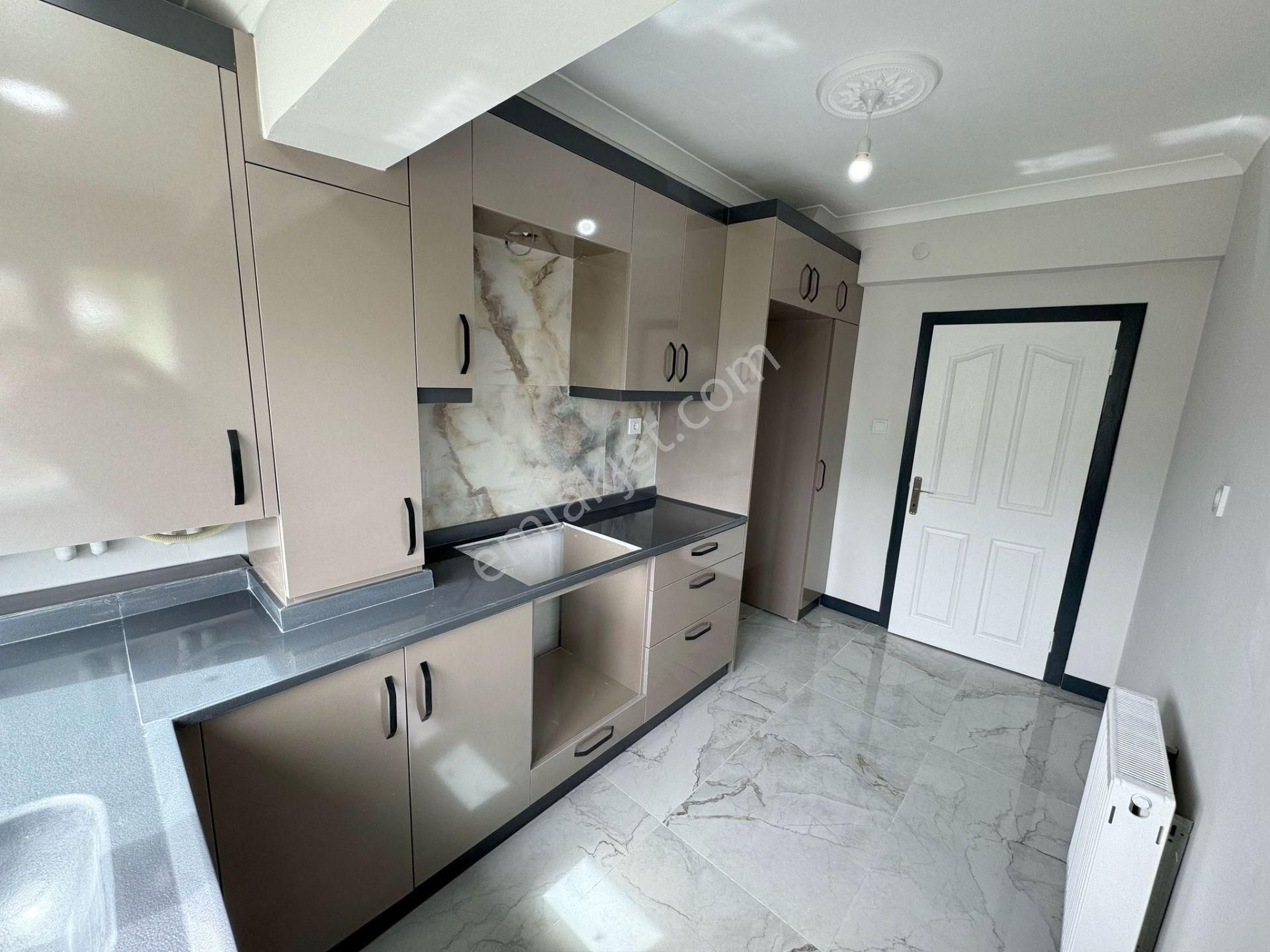 Çiçekli'de 3+1 Üst Kat Salon Bağımsız Lüks E.banyolu - Görsel 18